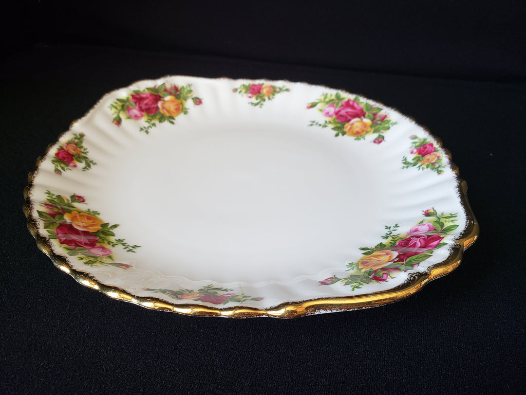 Vintage Royal Albert Cake Plate Old country Roses Gold Trim (lot 2043)