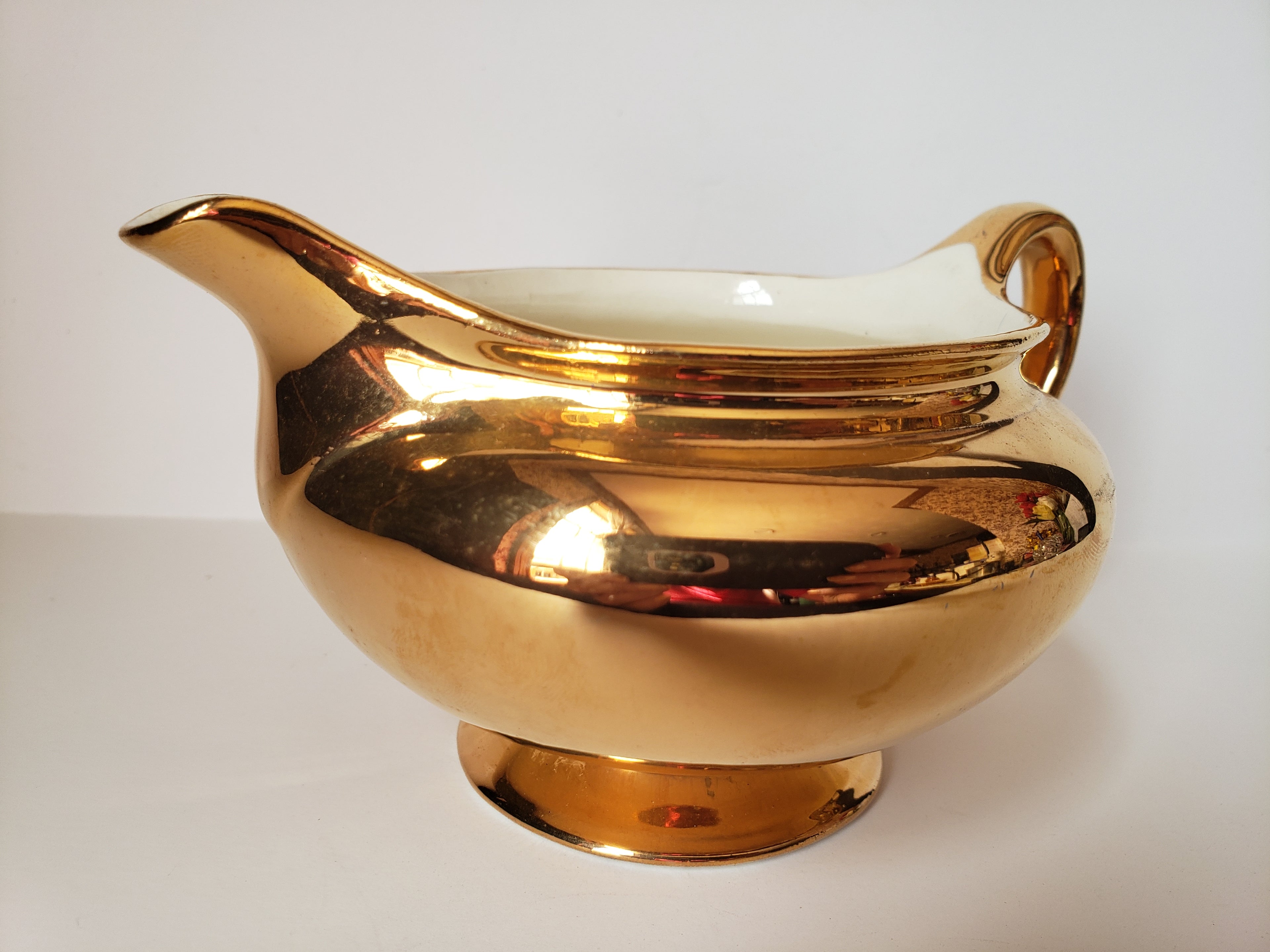 Vintage Homer Laughlin Eggshell Nautilus 22K GOLD Creamer (2154)