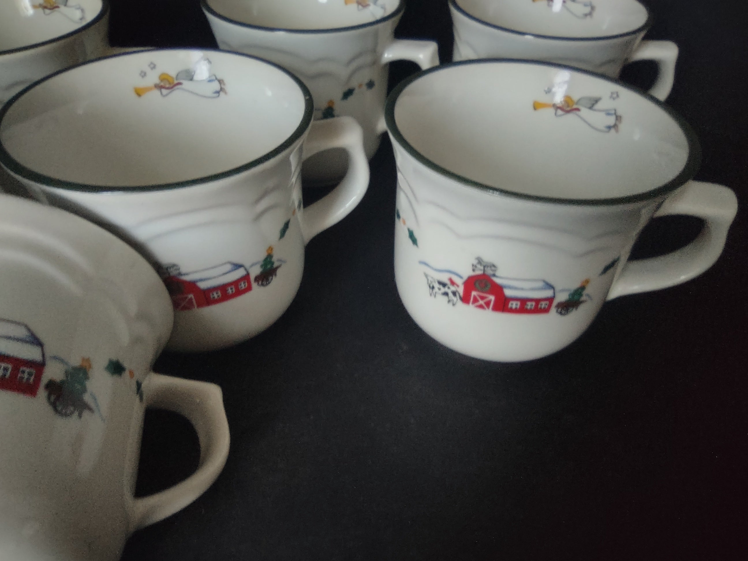 Pfaltzgraff Christmas Snow Village 7 x Coffee Cup Mug Saucer (lot 1161)