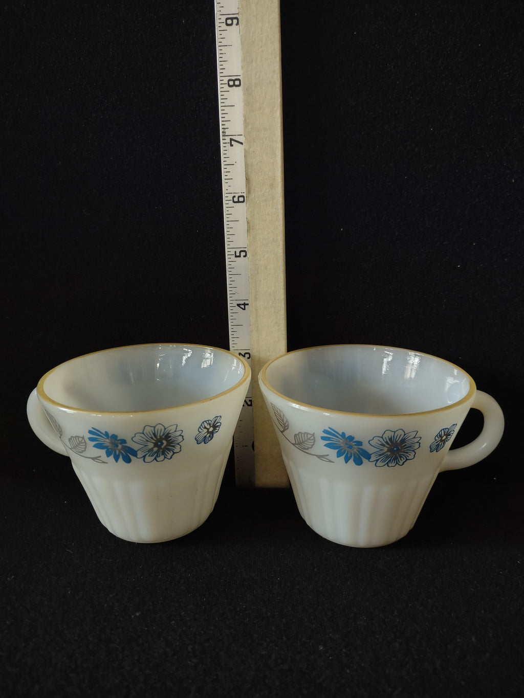 Vintage Termocrisa Coffee Tea Cup x 2 Blue Flower Milk Glass Gold Trim (Lot 5119