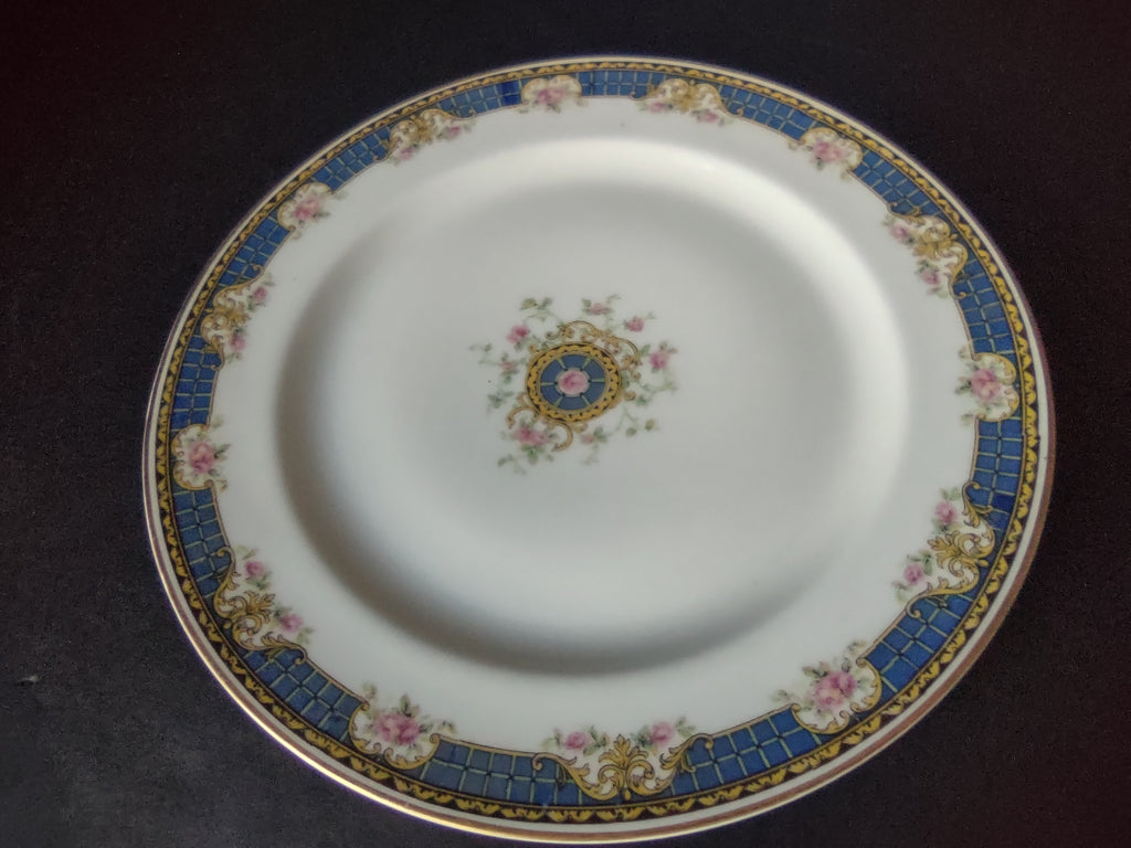 Haviland France Limoges Dinner Plate Blue Trim (lot 1005)