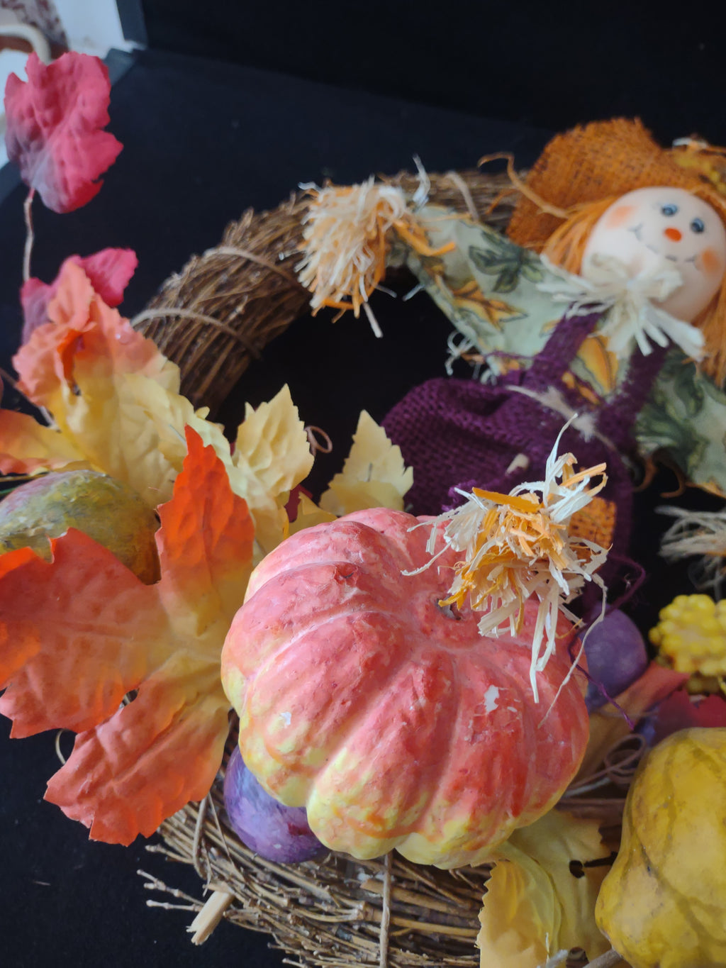 Halloween/Thanksgiving/Fall Scarecrow Leaf Pumpkin Fruit Twig Wreath (Lot 3455)