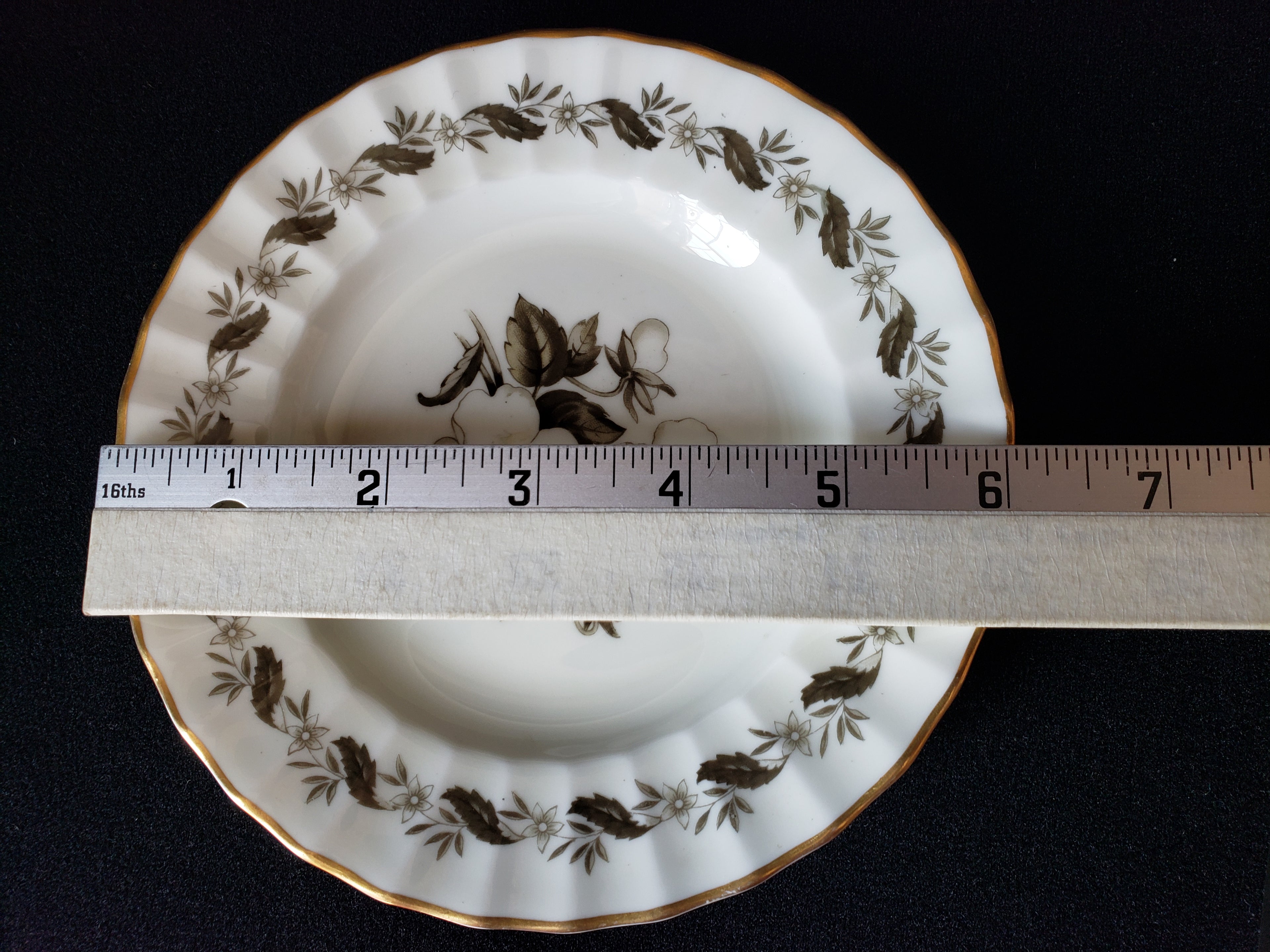 Vintage Royal Worcester Engadine Bread or Dessert Plate 6" (lot 2128)
