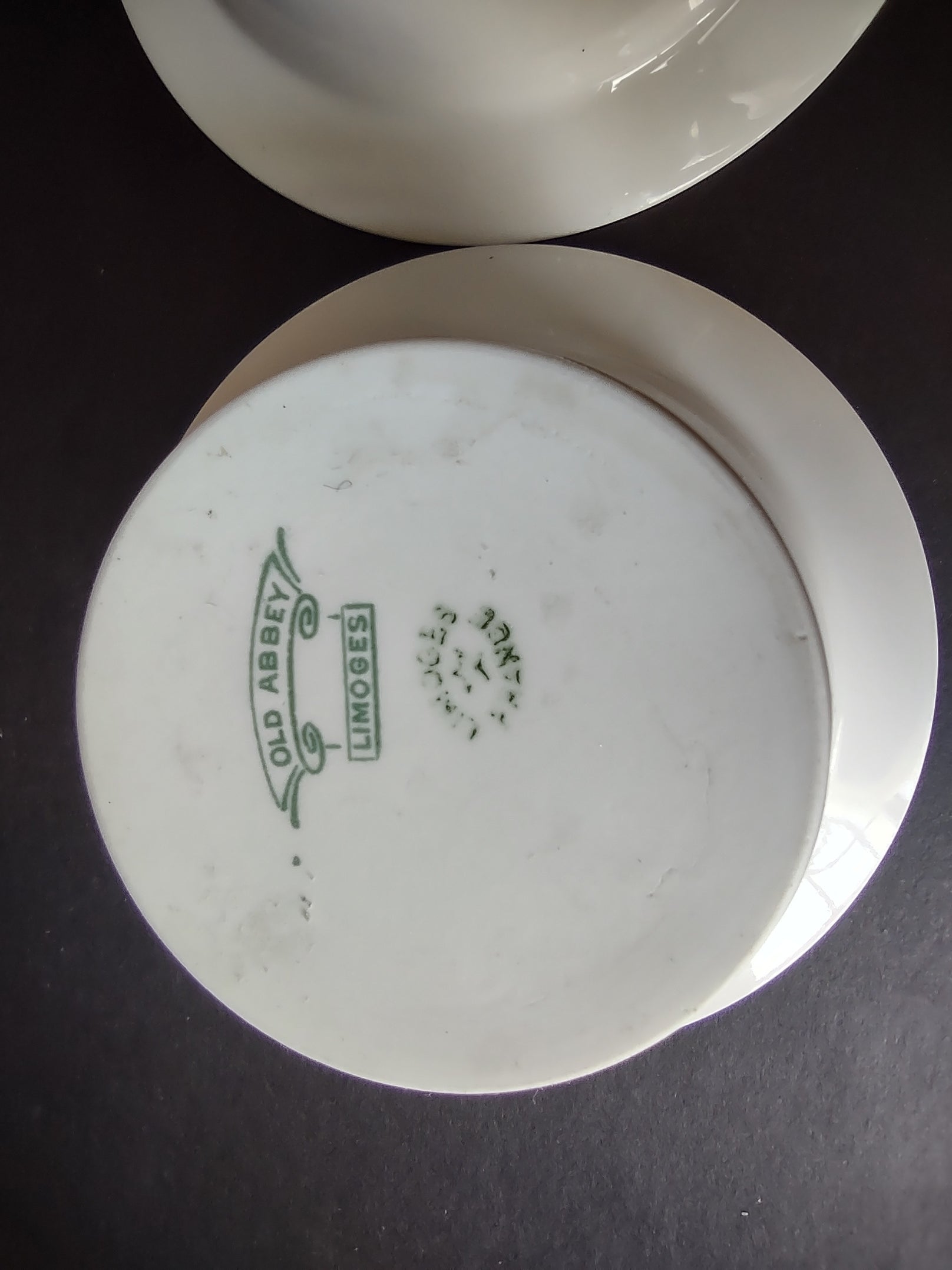 Old Abbey France Limoges 2 x Small Bowl Clover Gold Trim (lot 864)