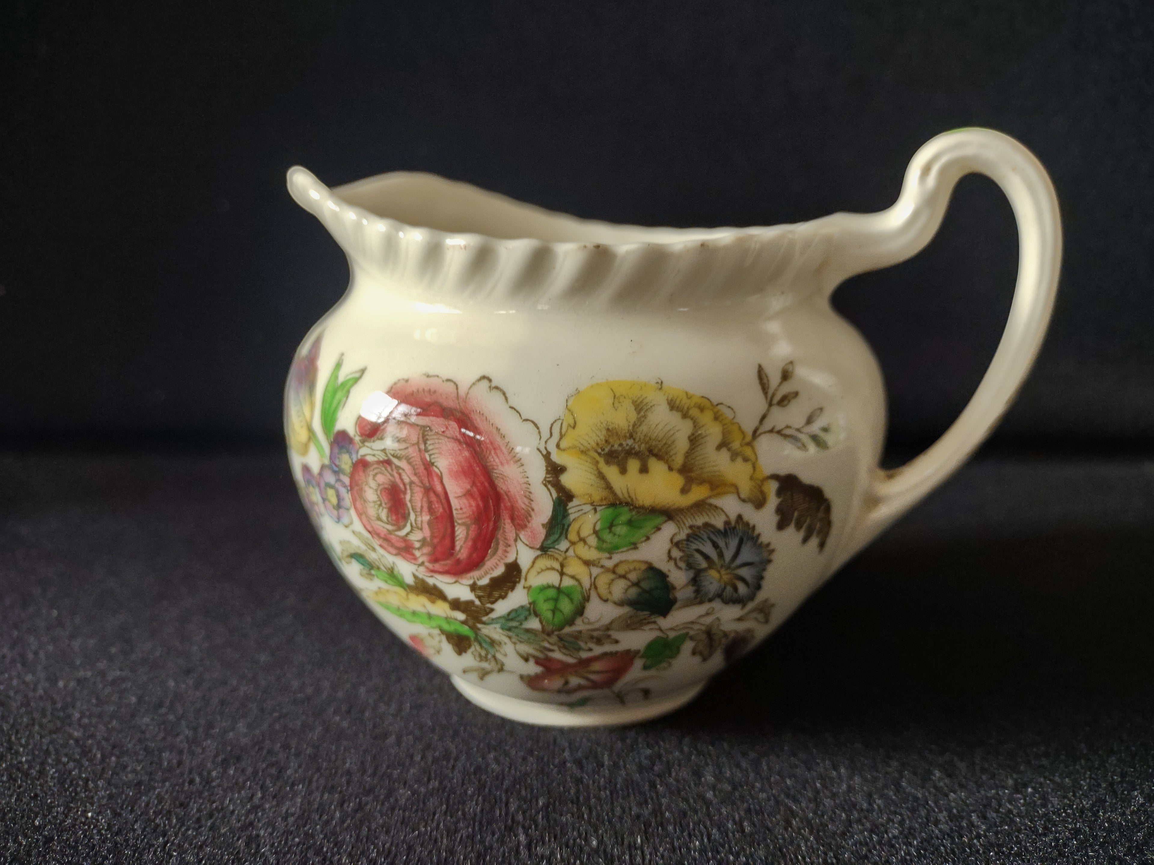 Vintage Johnson Bros Garden Bouquet Ironstone England Creamer (lot 5624)