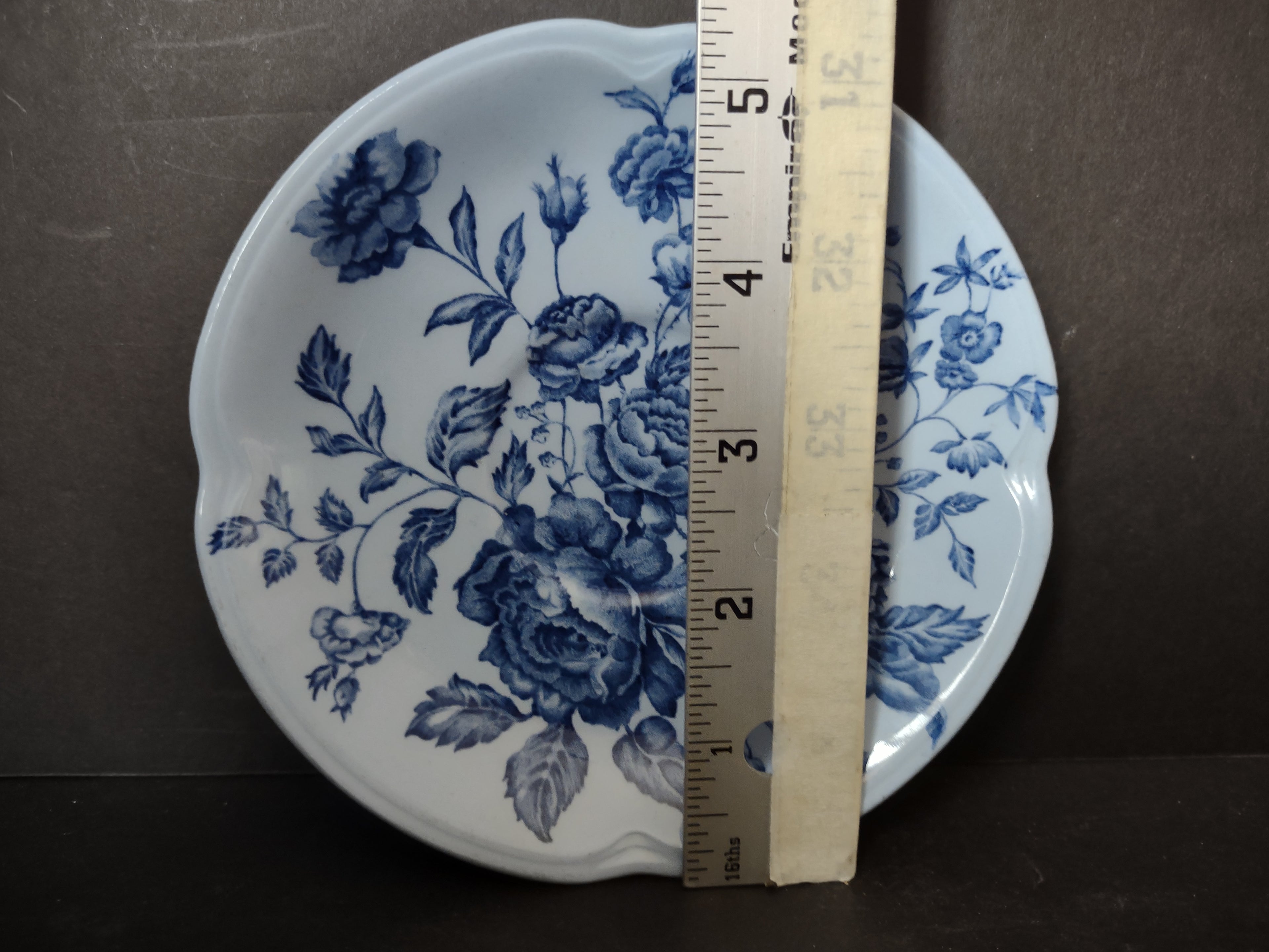 Vintage Ironstone Elizabeth Blue Johnson Bros Saucer (lot 5555)