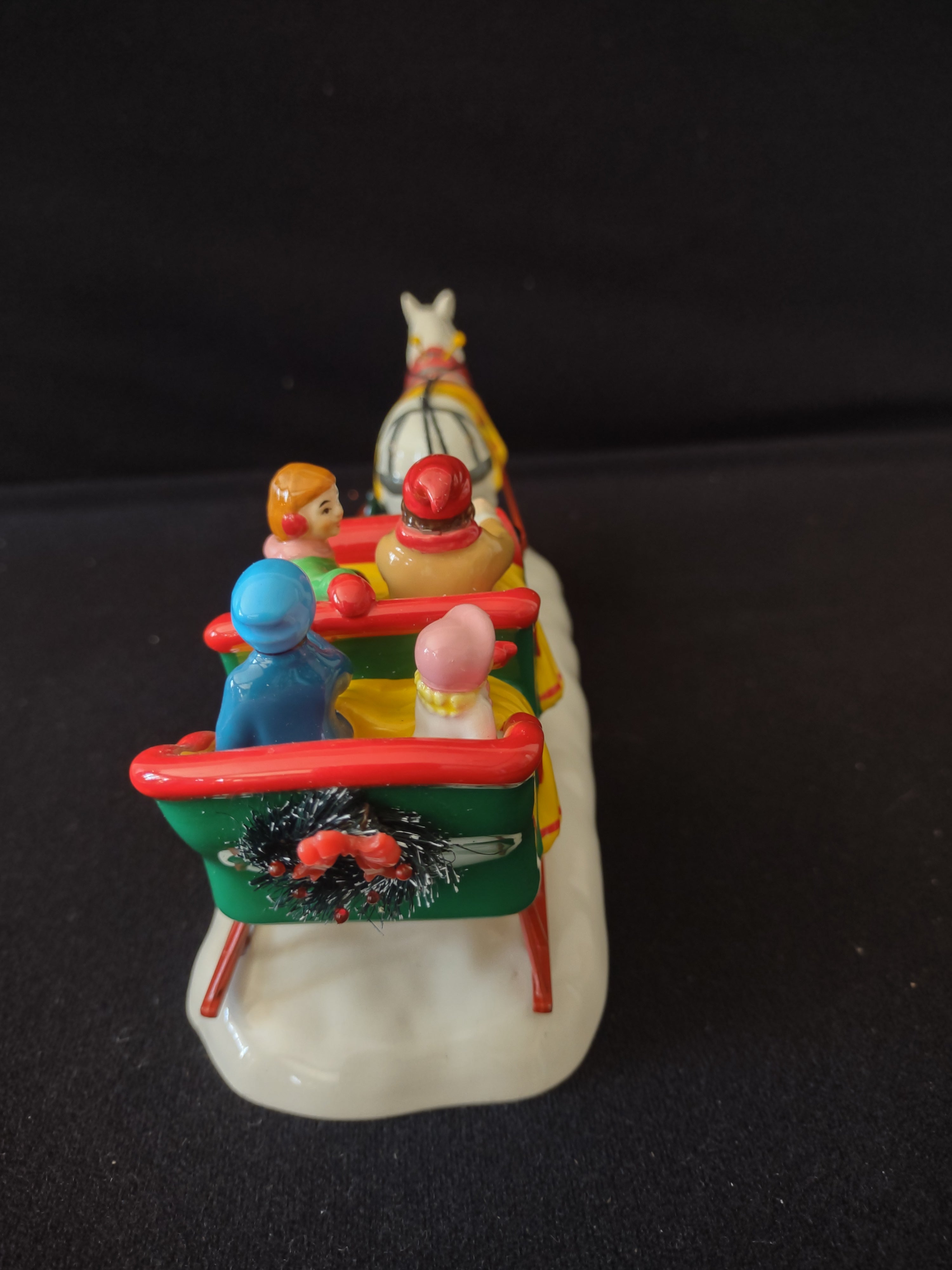 Department 56 Snow Village Sleigh Ride A Holiday Sleigh Ride Together (Lot 3275)