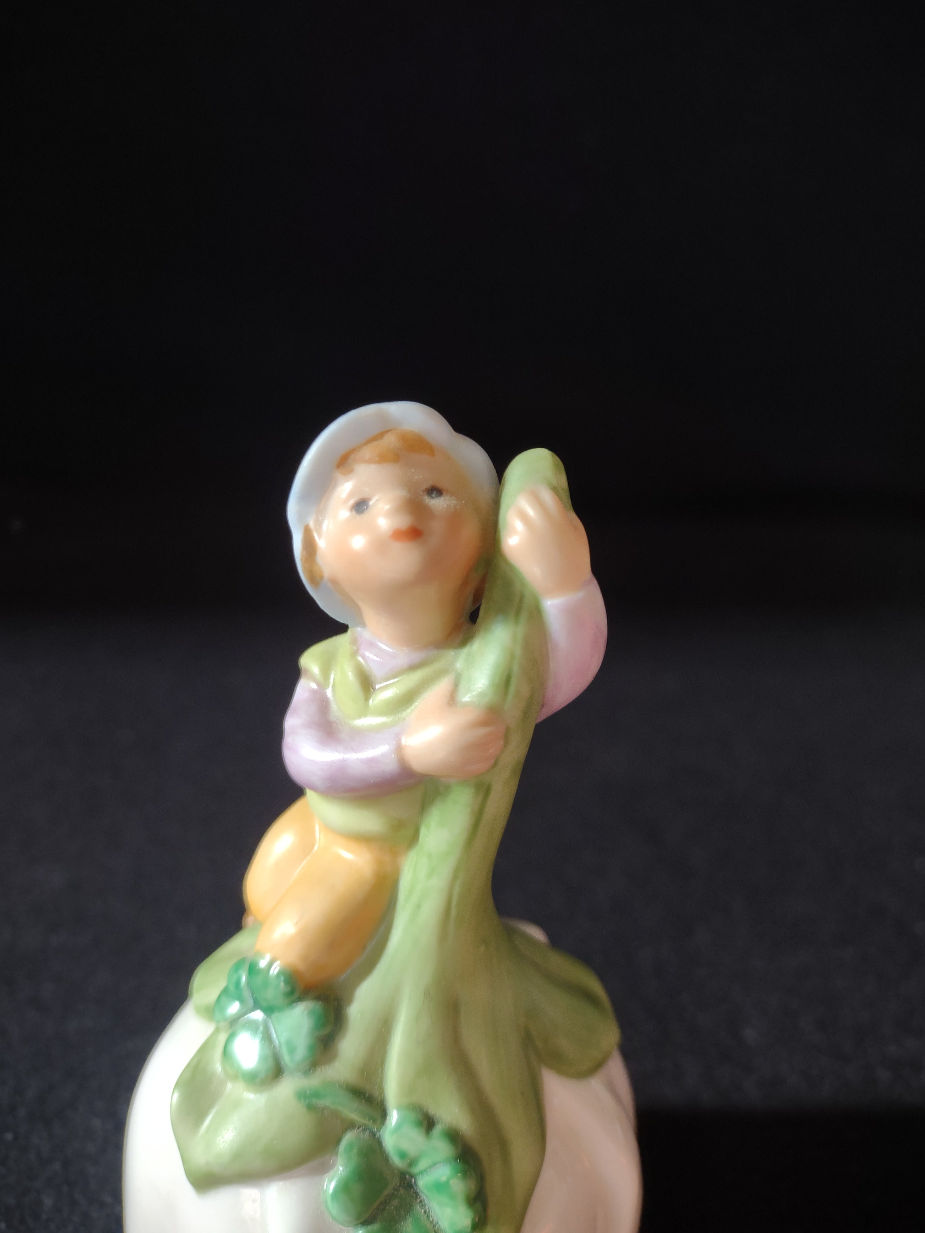 Vintage 1983 Avon Good Luck Bell Legend Of The Leprechaun Series (Lot 5141)