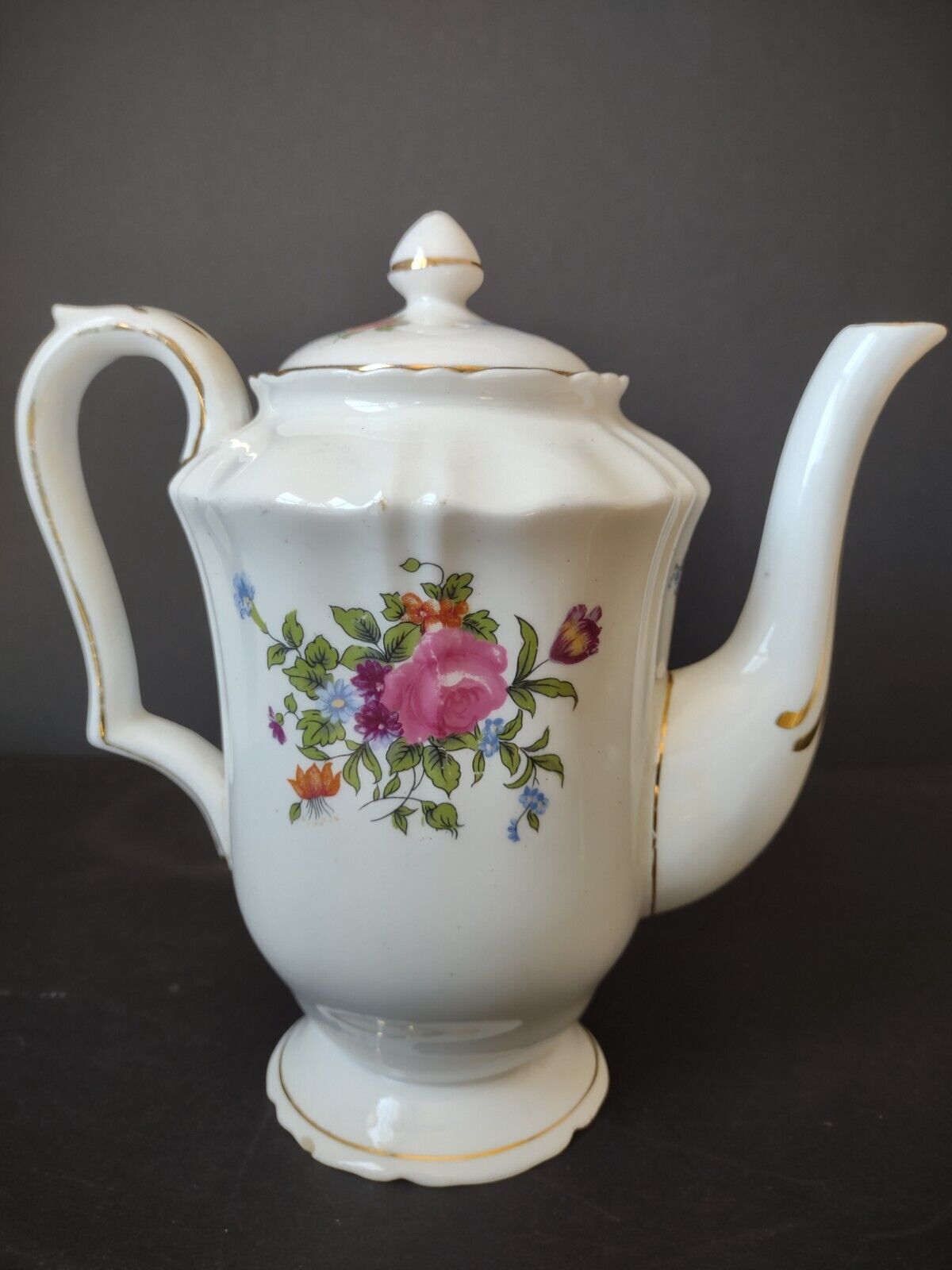 Fine Bone China Crown England Staffordshire Coffee Pot (lot 353) IMPERFECT