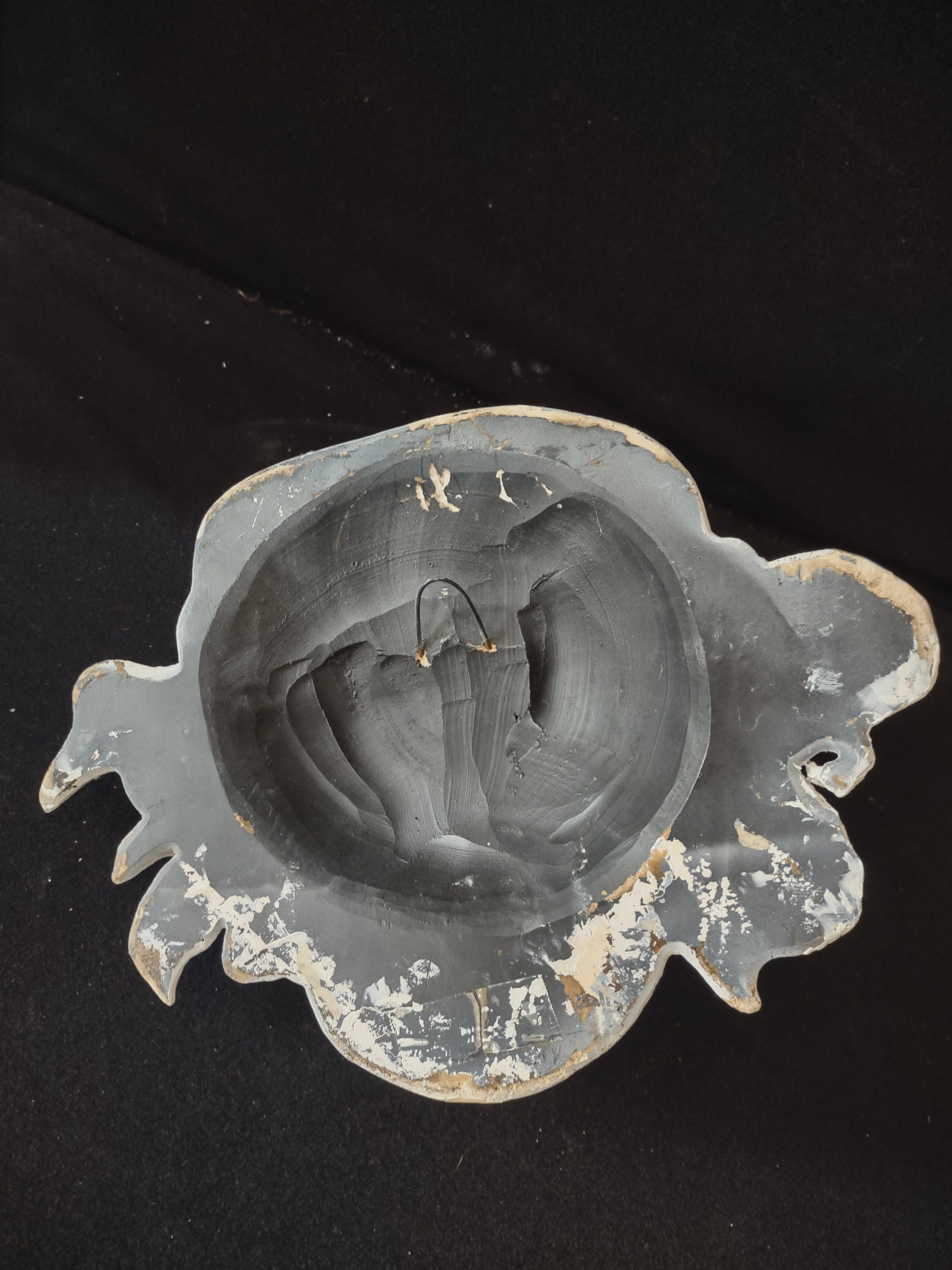 Hand Made White Cherub Garden Wall Hanging (Lot 3937)
