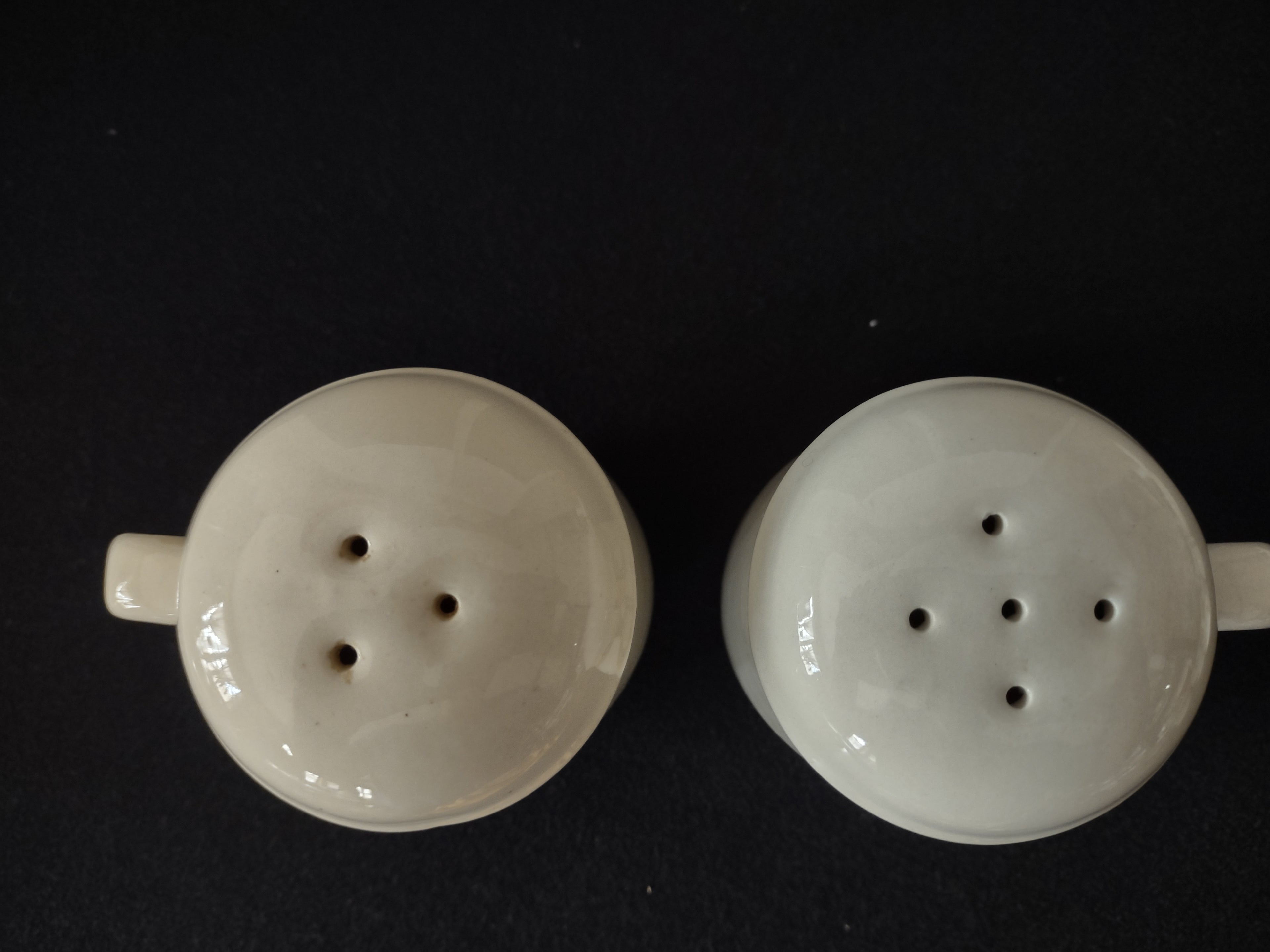 Vintage Thomson Pottery Birdhouse Salt Pepper Shakers (Lot 2913)
