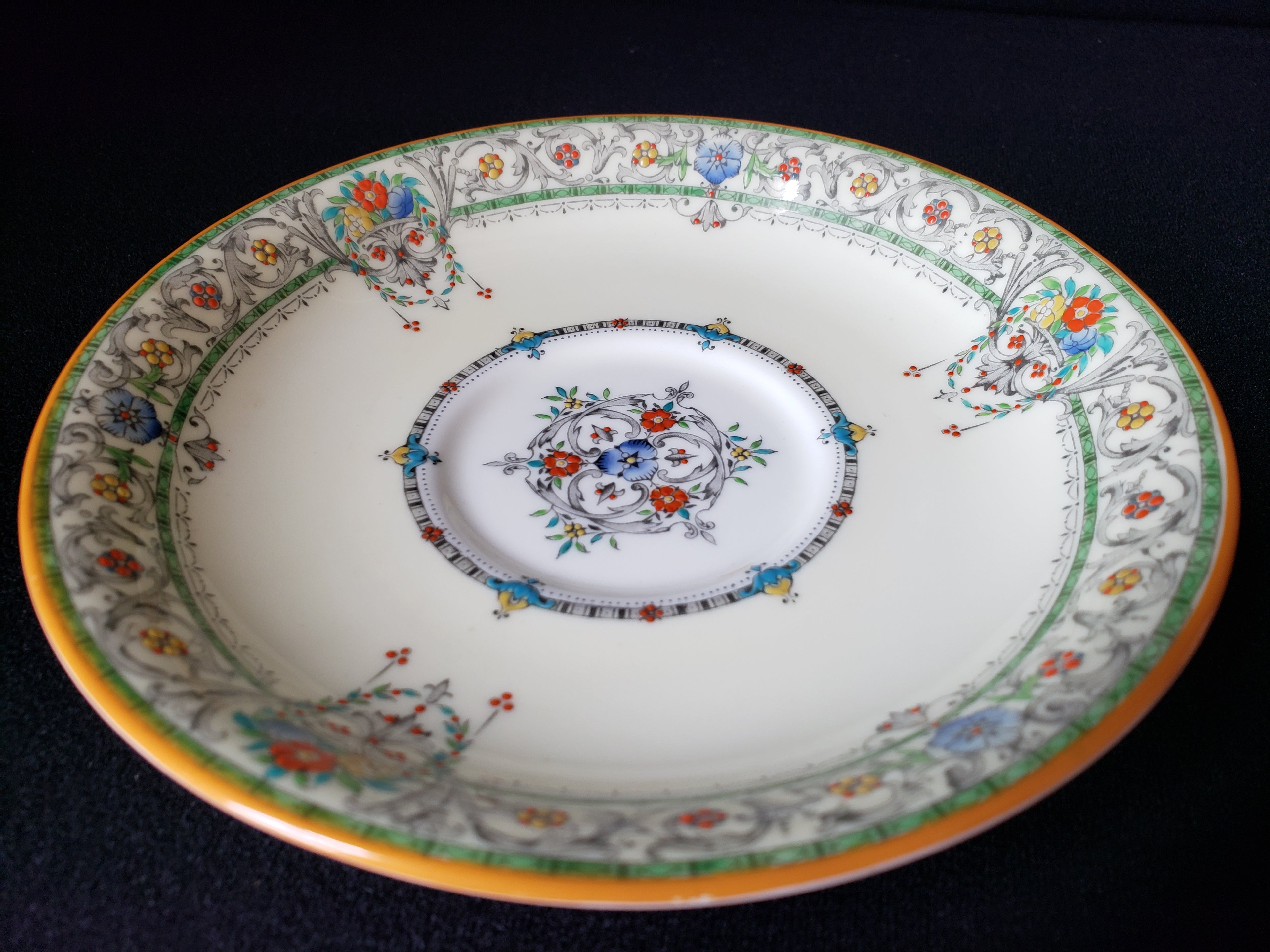 Vintage Royal Worcester Chantilly Saucer ONLY 6-1/4" (lot 2087)