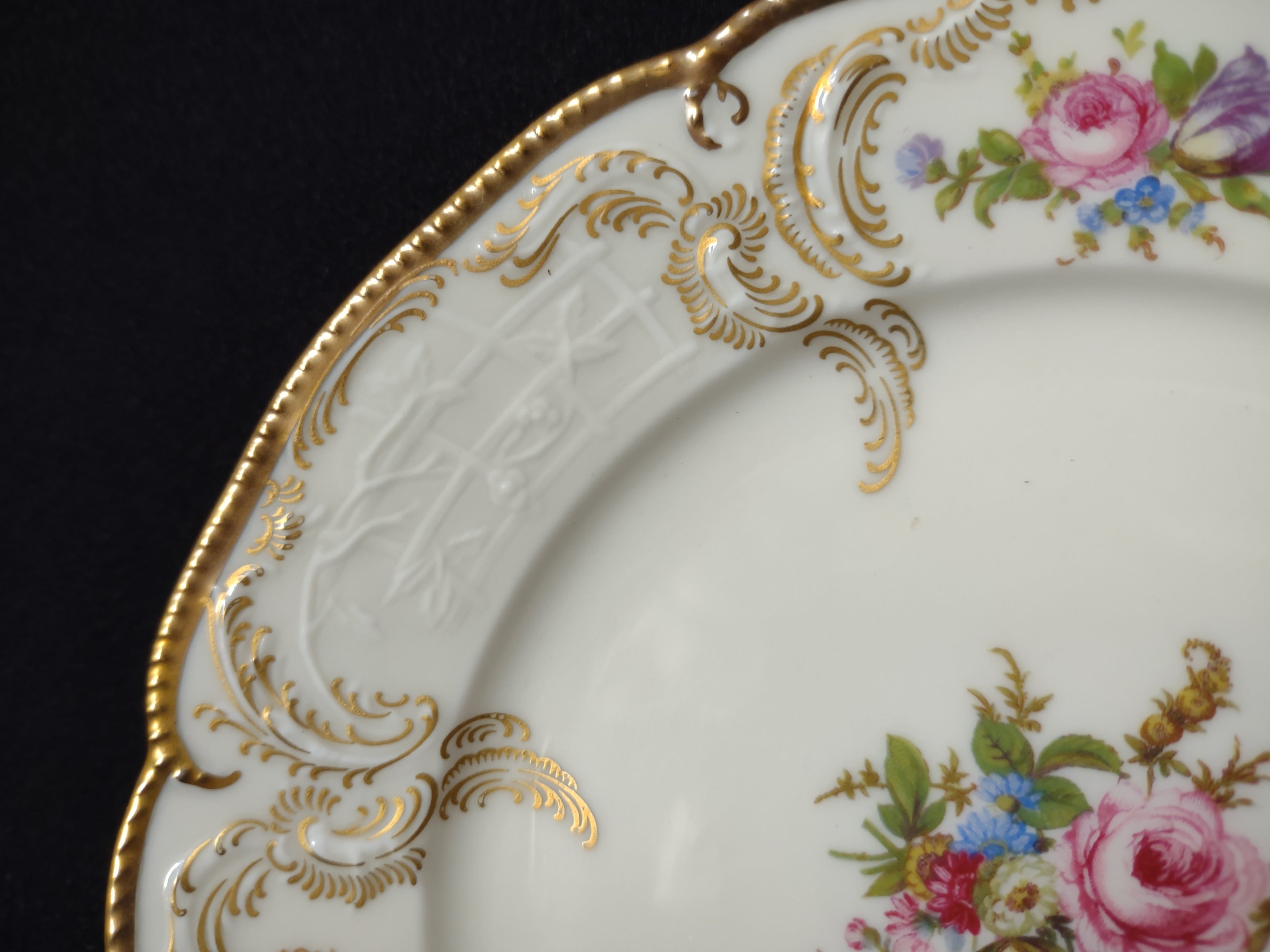 Rosenthal Set of 2 Dessert Plate Scrolled Edge Gold Trim (lot 1767)