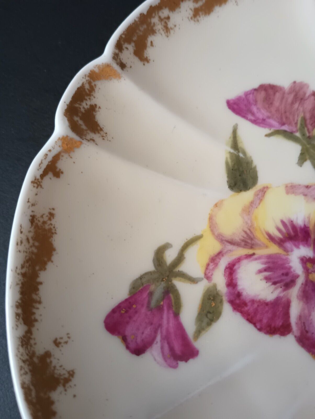 Haviland Limoges H&Co Pansies Gold Trim Plate 7-1/4" (lot 369)