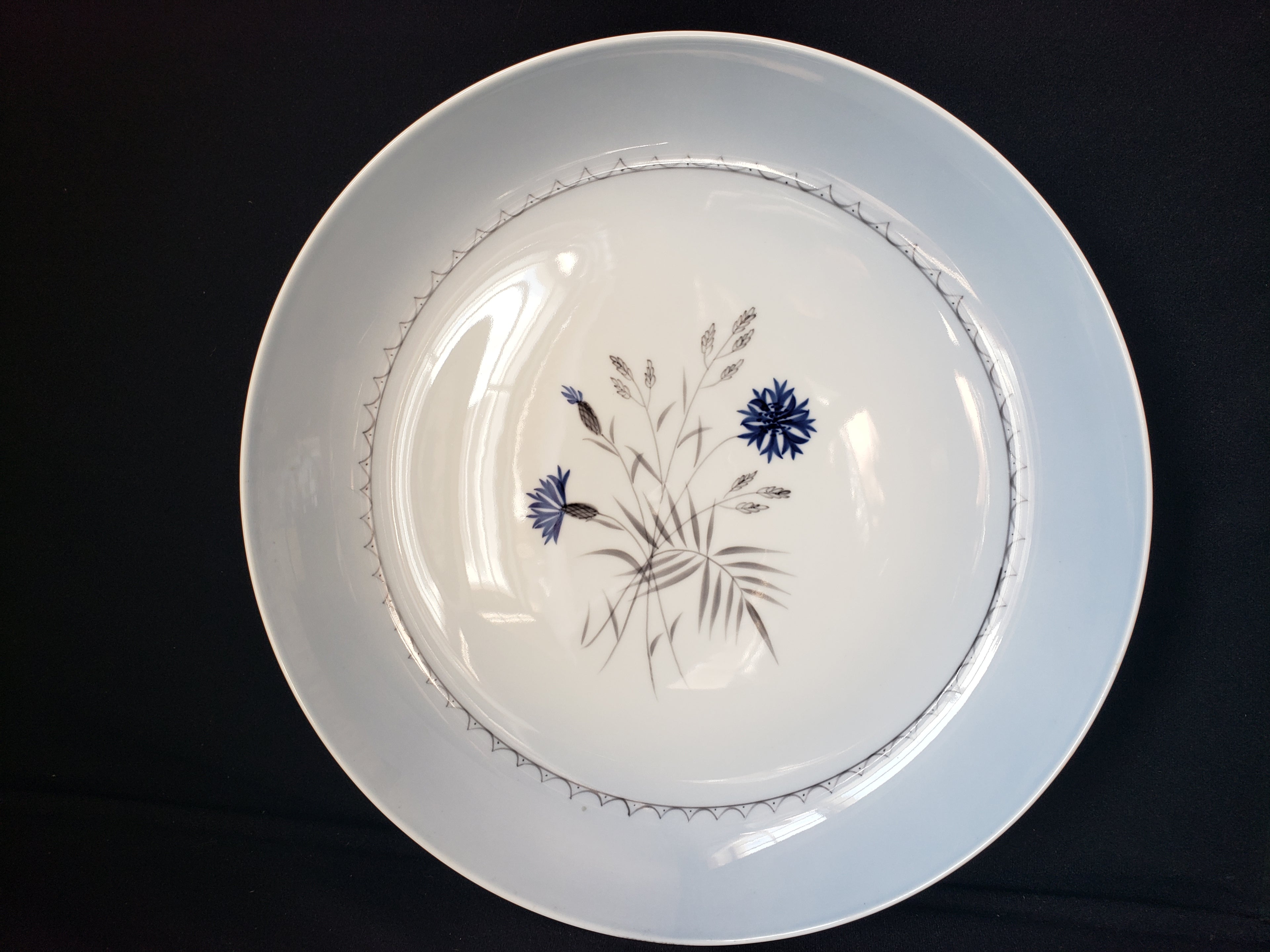 B & G Kyobenhavn Denmark Serving Platter Blue White Flower 12-1/2" (lot 2200)