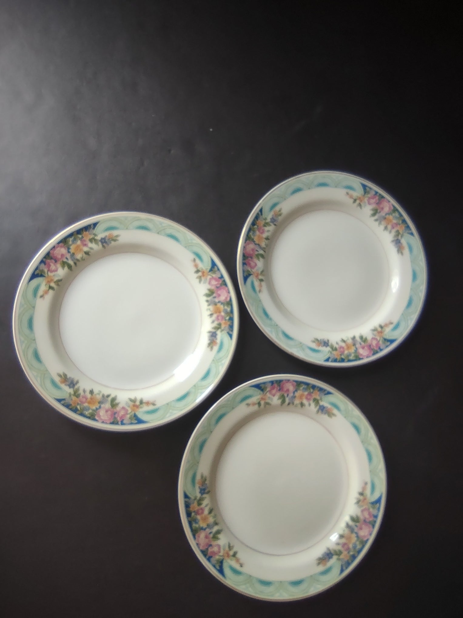 Haviland Limoges Massachusetts 3 x Bread/Butter Plate Blue Floral (lot 934)