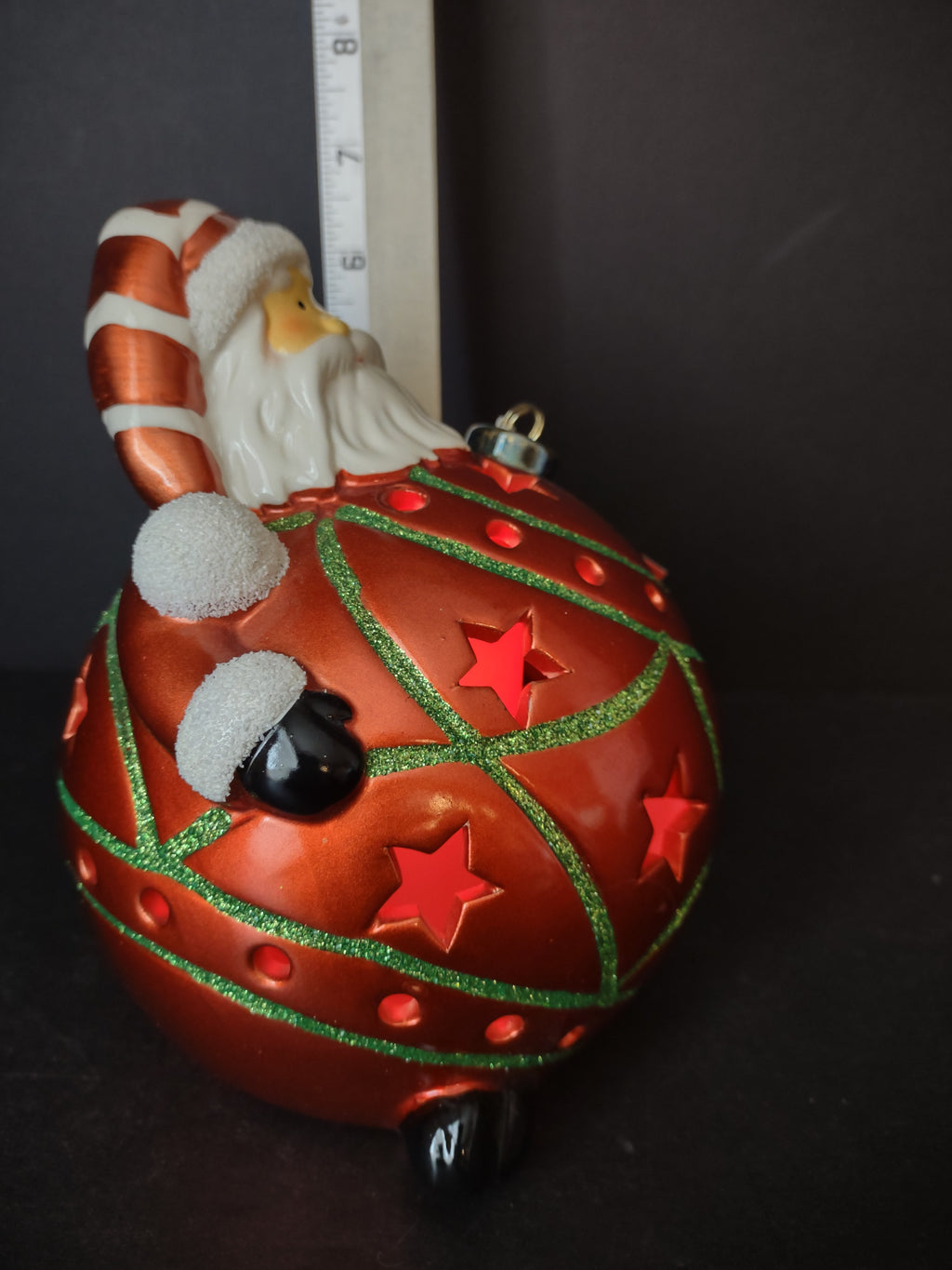 Christmas Color Changing Santa Ornament Gift Box (lot 1343)