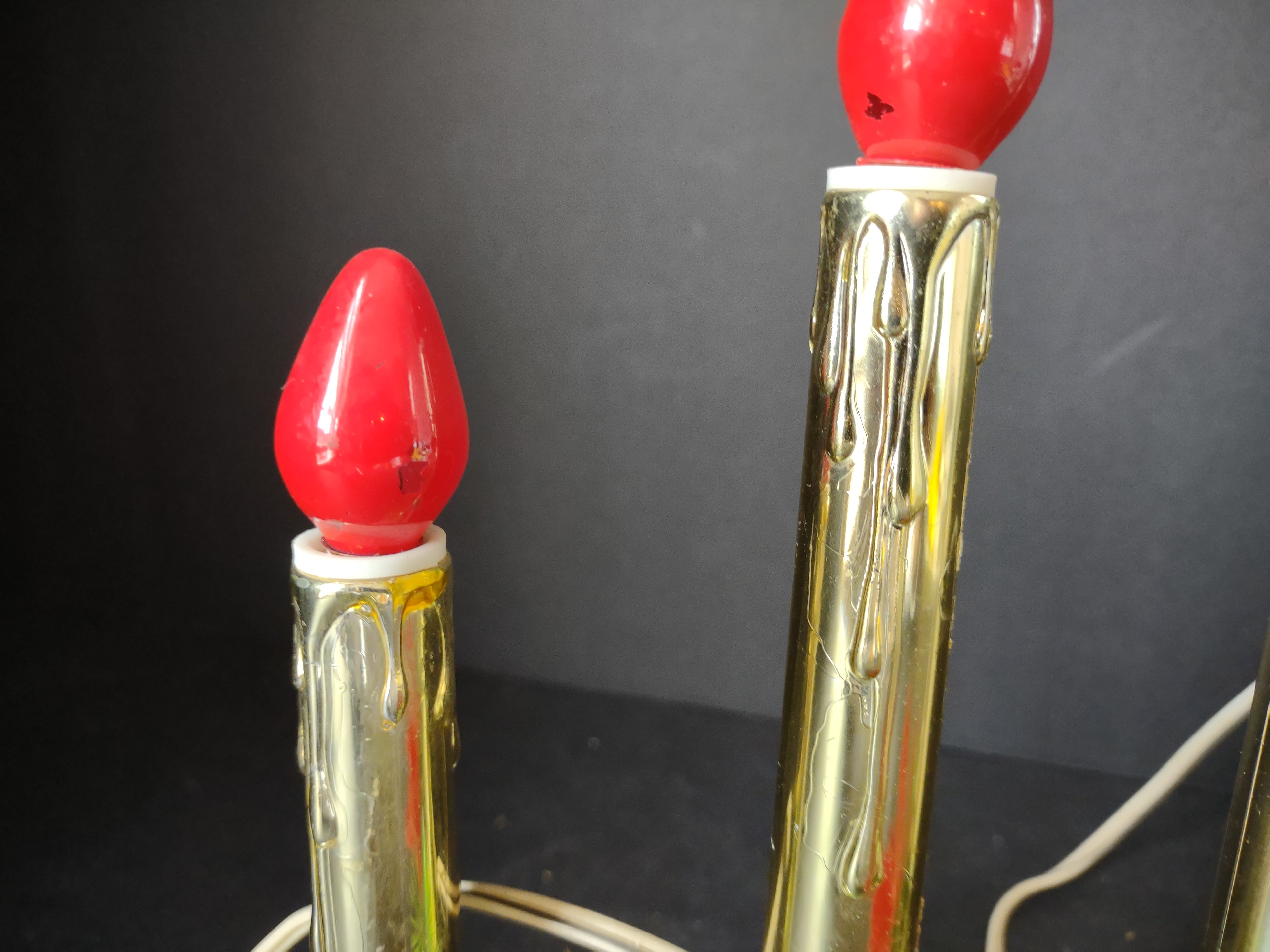Christmas Window 5 Candle Drip Red Lights Golden Candelabra Candolier (lot 2304)