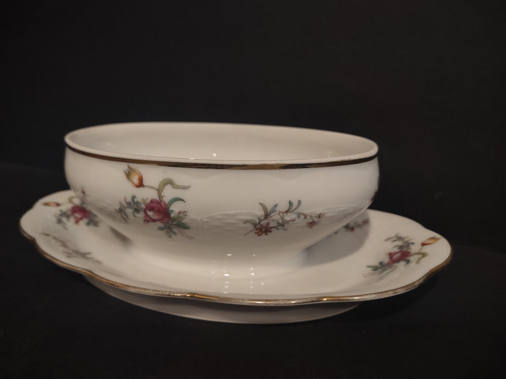 Haviland Limoges France Gold Trim Gravy Bowl Flower Design (lot 596)