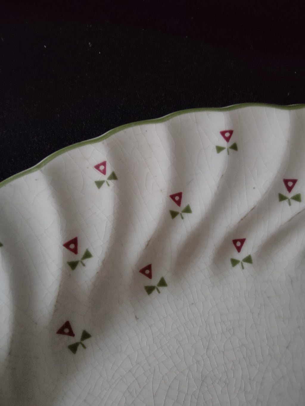 Vintage Laura Ashley Johnson Brothers 10" Dinner Plate Thistle (Lot 5566)