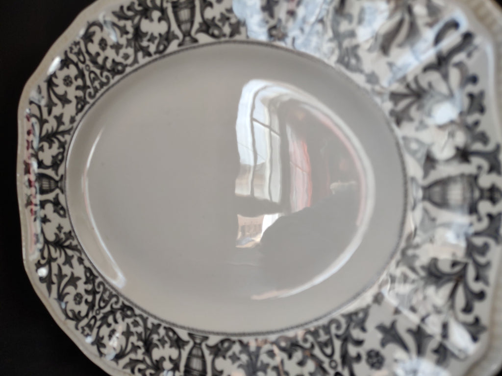 Vintage England Staffordshire Kensington Queen Ann Serving Platter (lot 5818)