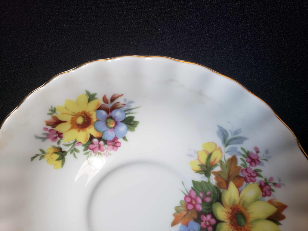 Vintage Royal Albert Yellow Daisy Summertime Series Saucer ONLY (2006)