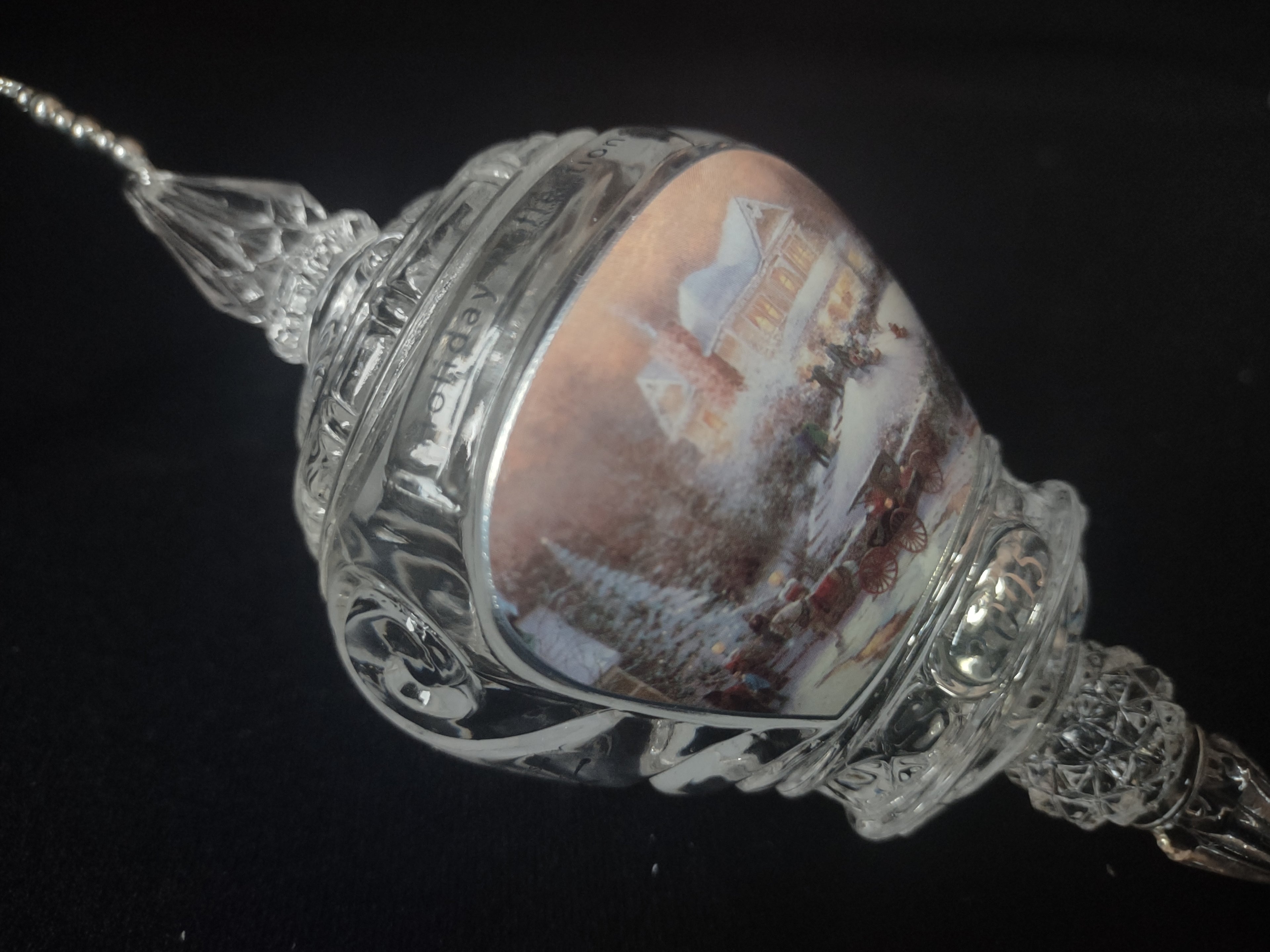 Thomas Kinkade Bradford 2005 Annual Crystal Ornament Holiday (lot 2482c)