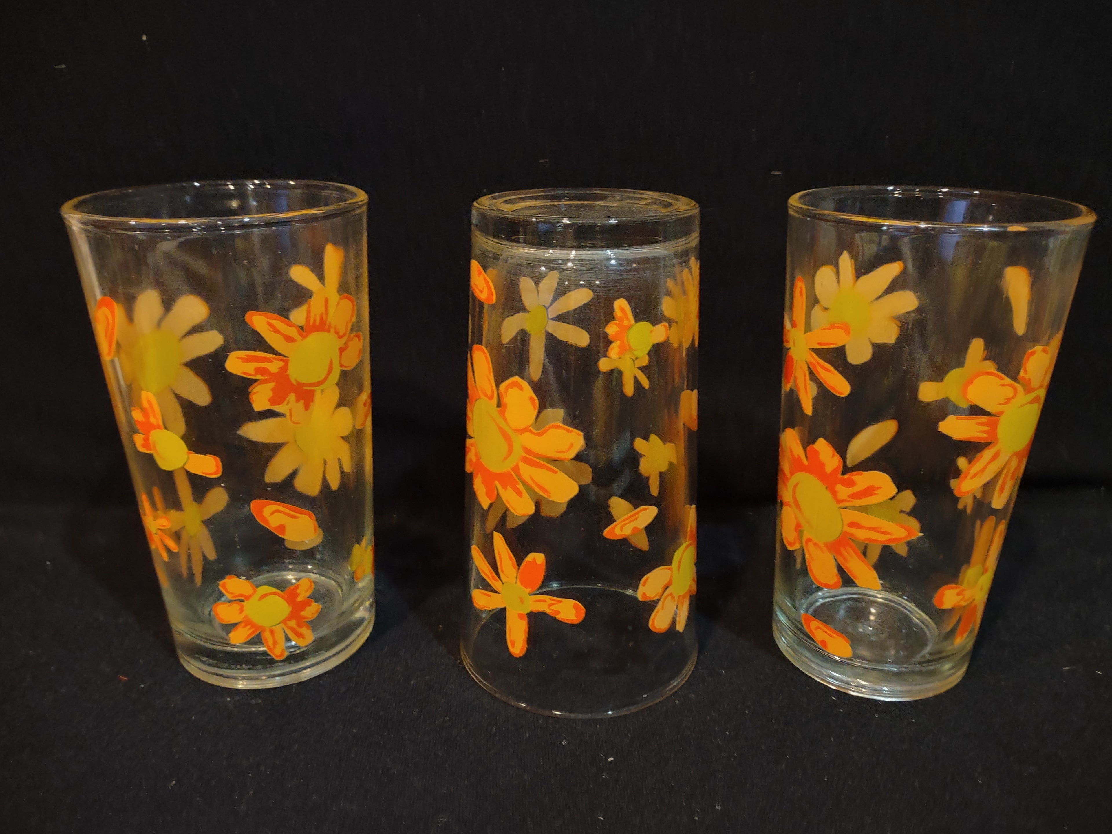 Vintage MCM Drinking Glass x 3 Indonesia Orange Flowers (lot 5160)