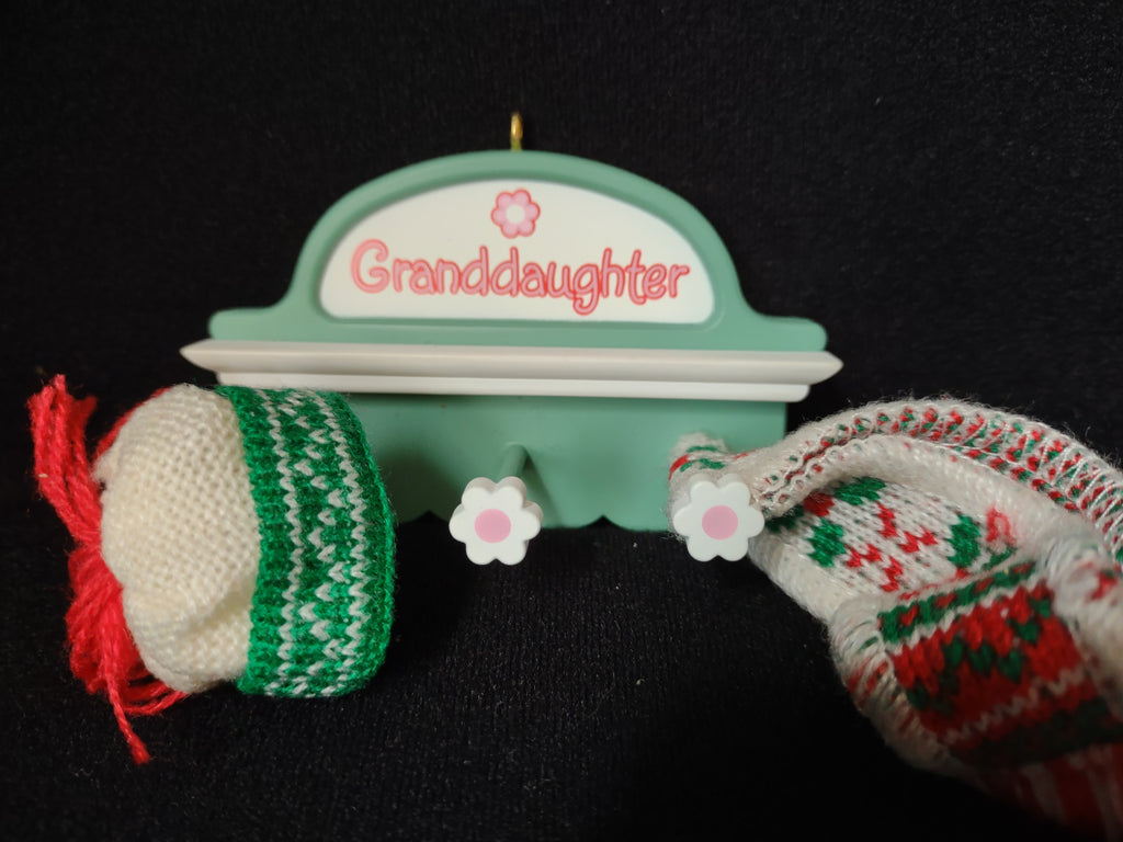 Vintage Hallmark Keepsake Christmas Ornament Granddaughter 2004 (lot 1607)