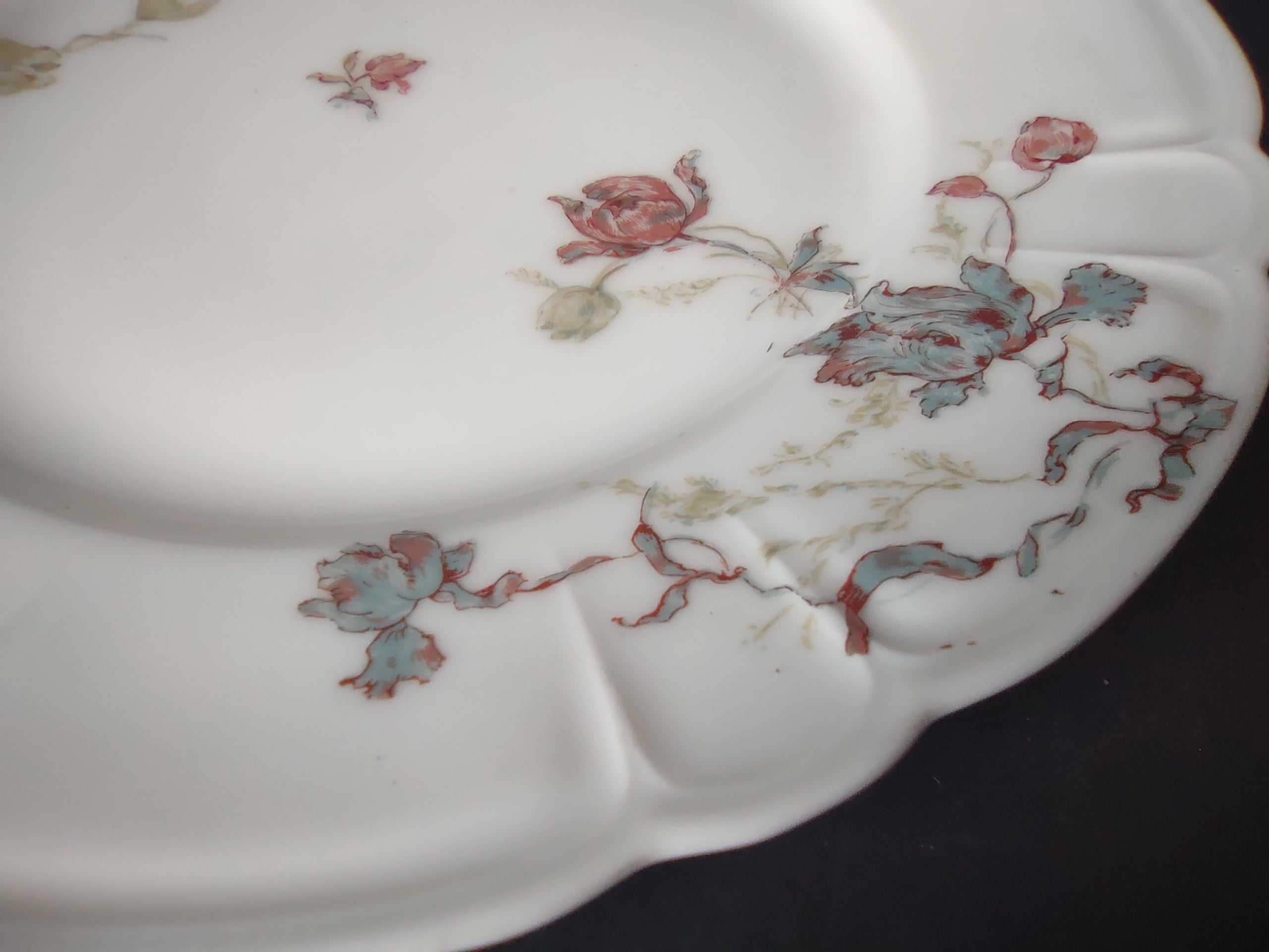 Antique 1889 Haviland Limoges Blue Red Flower Dessert/Salad Plate (lot 948)