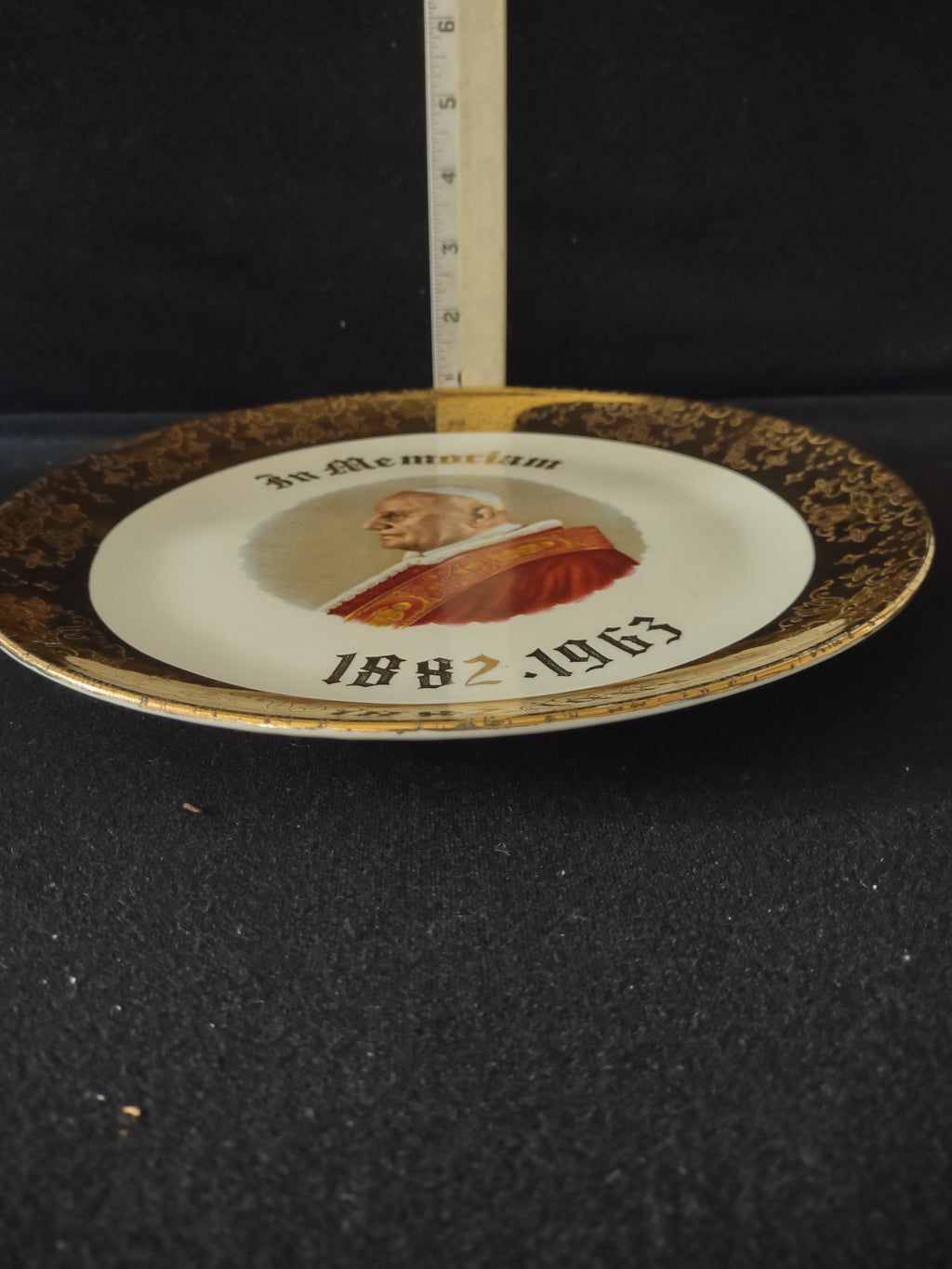 Vintage Memoriam Pope John XXII 10" Plate Crest O Gold Warranted 22K (Lot 3311)