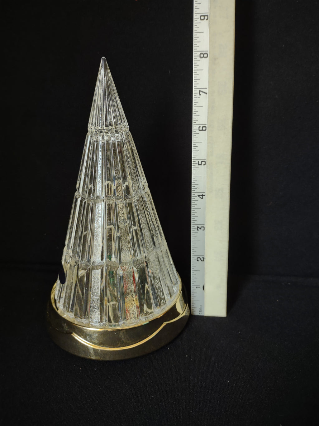 The American Crystal Collection Lighted Holiday Tree (lot 1732)
