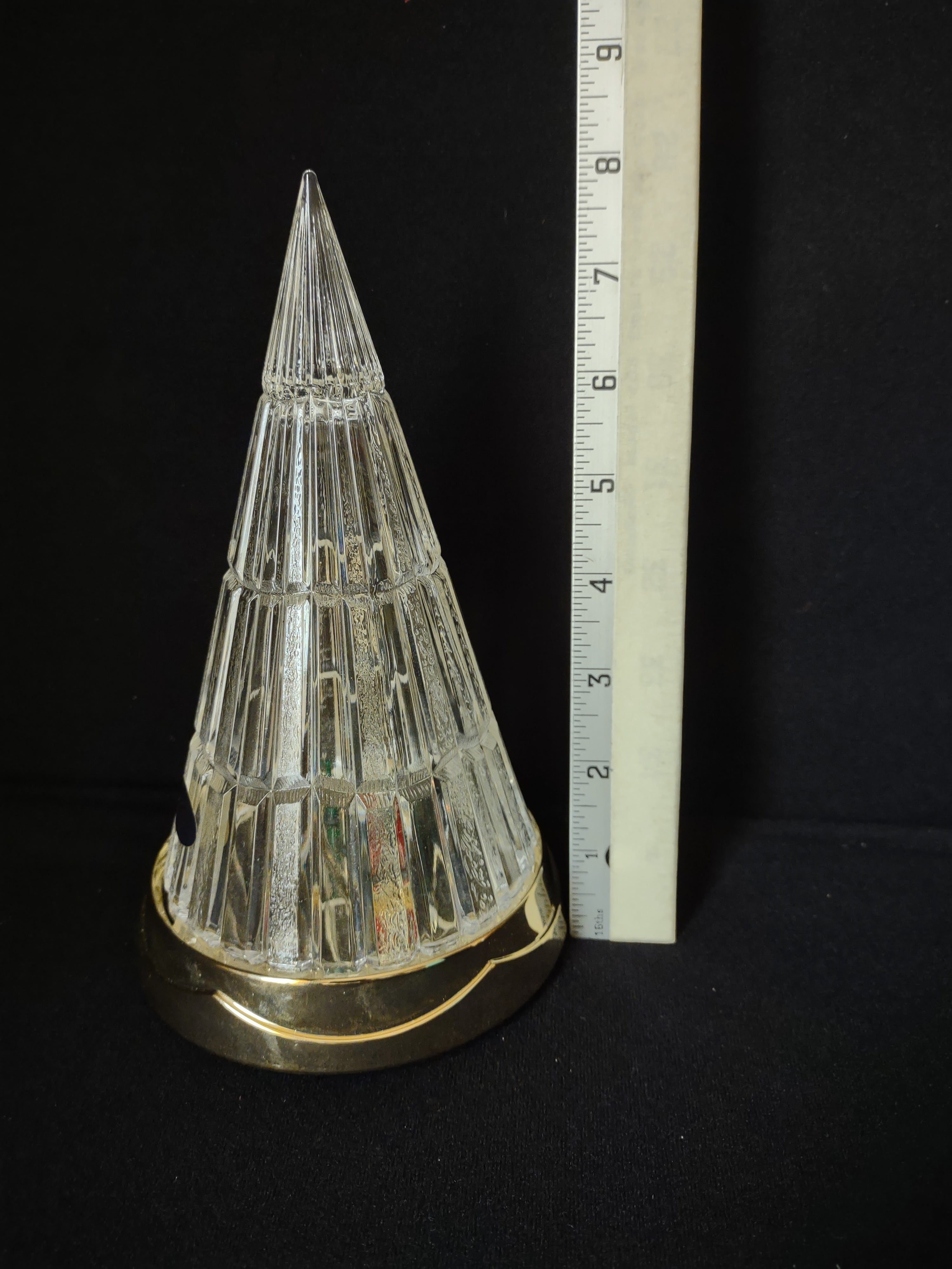 The American Crystal Collection Lighted Holiday Tree (lot 1732)