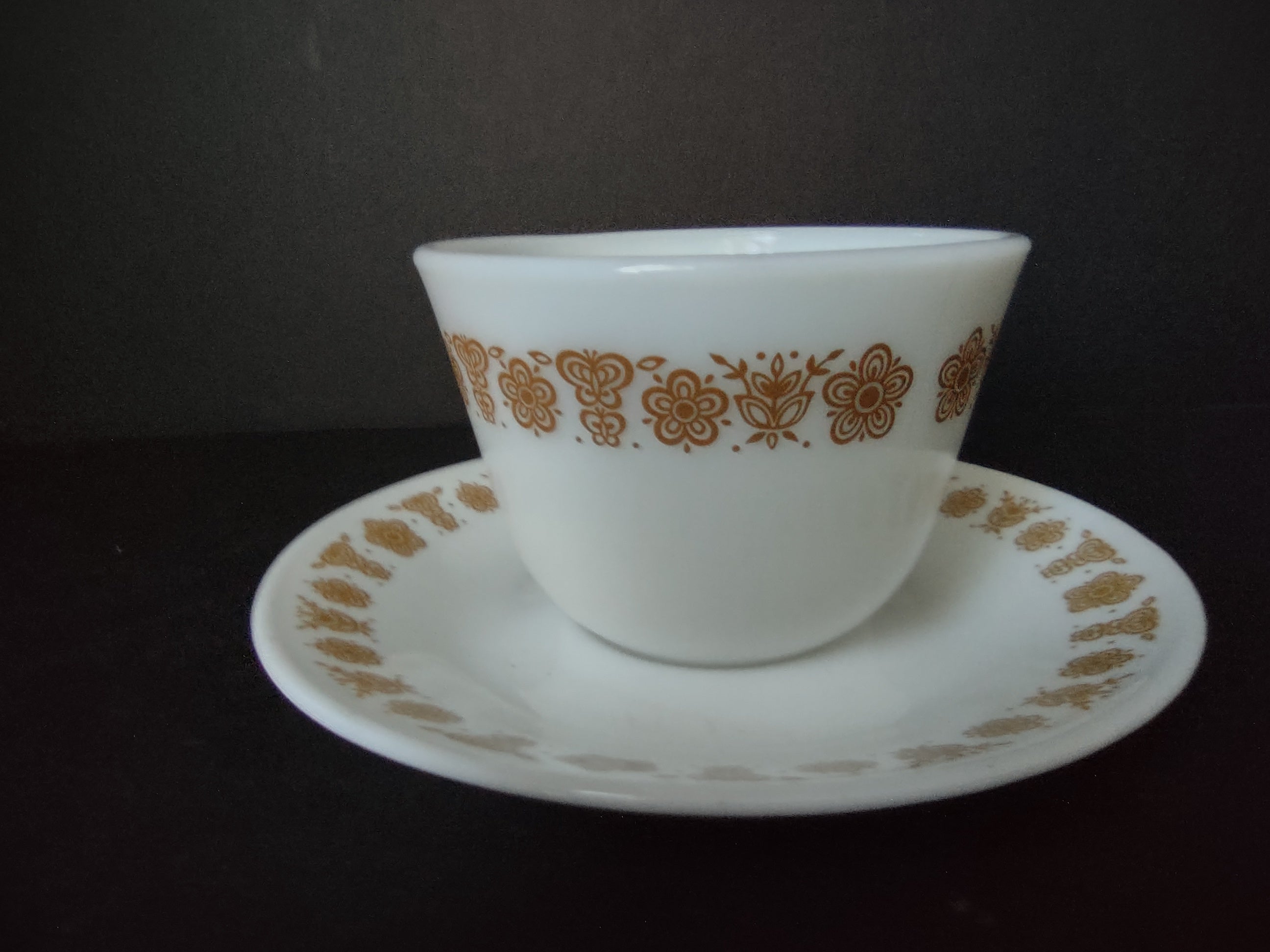 Corelle 8 x Teacup Saucer Golden Butterfly (lot 1207)