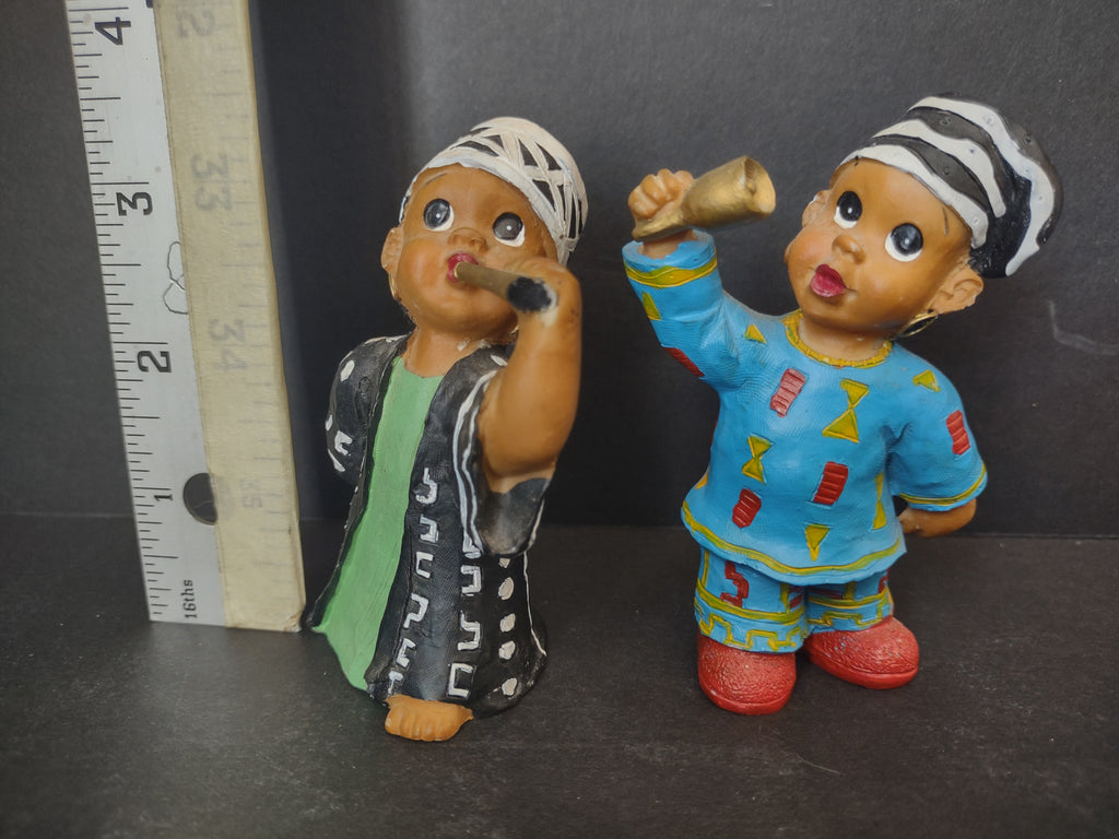 Vintage Black African Small Figurine Musical 3-1/2" (lot 3086)