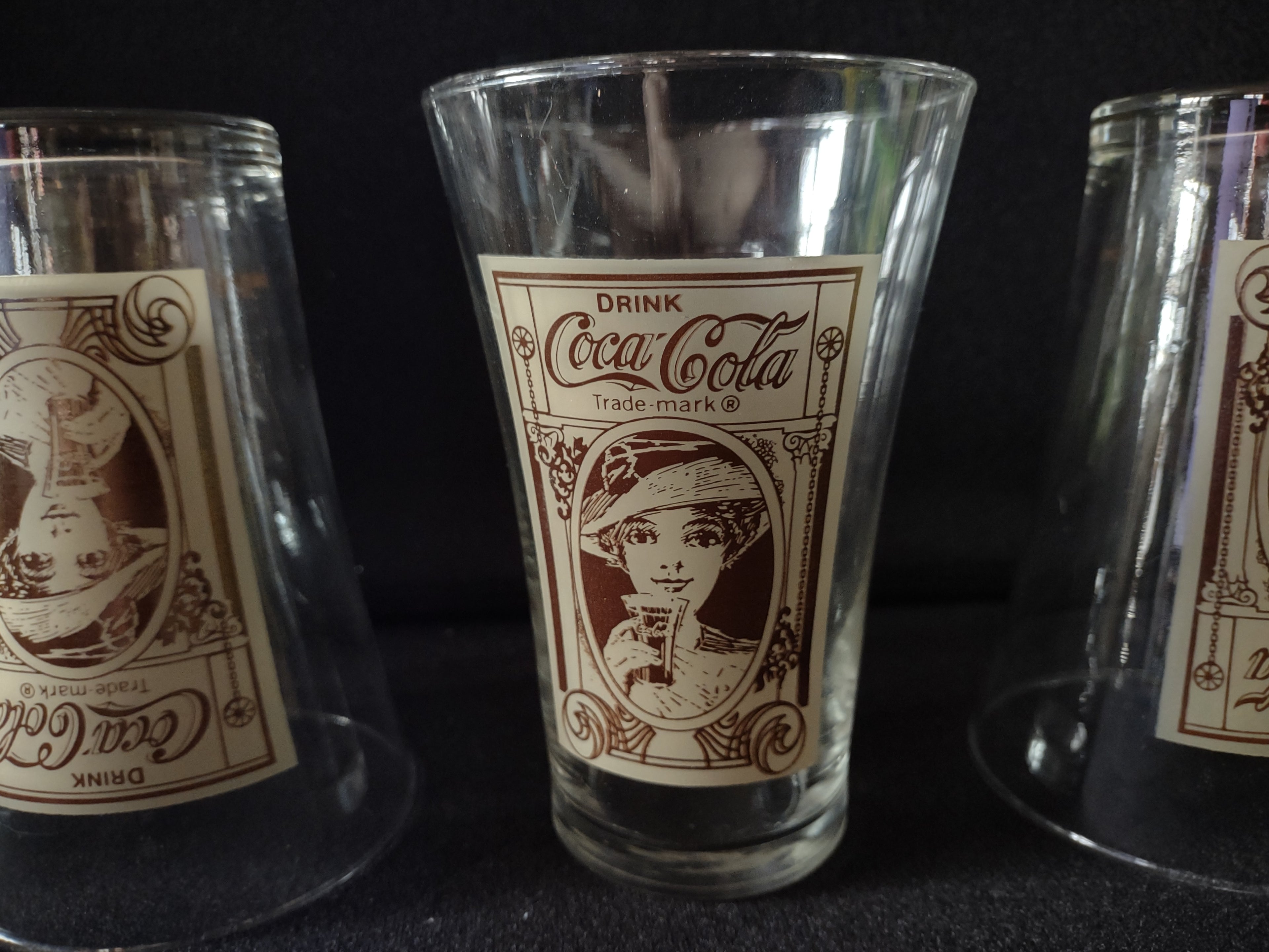 Vintage Coca-Cola Flair 16 oz. Drinking Glass x 4 Brown Design (lot 5412)
