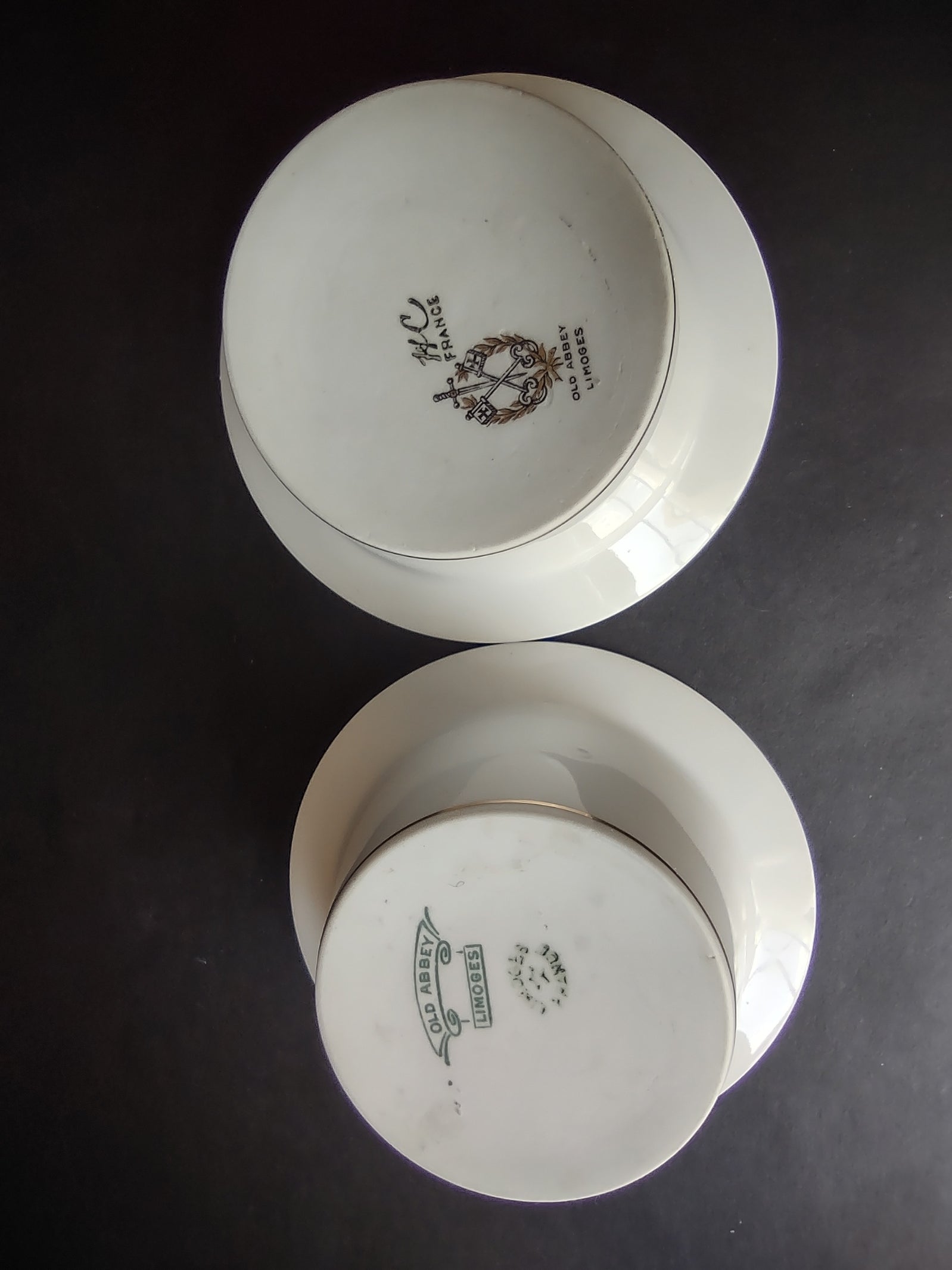 Old Abbey France Limoges 2 x Small Bowl Clover Gold Trim (lot 864)