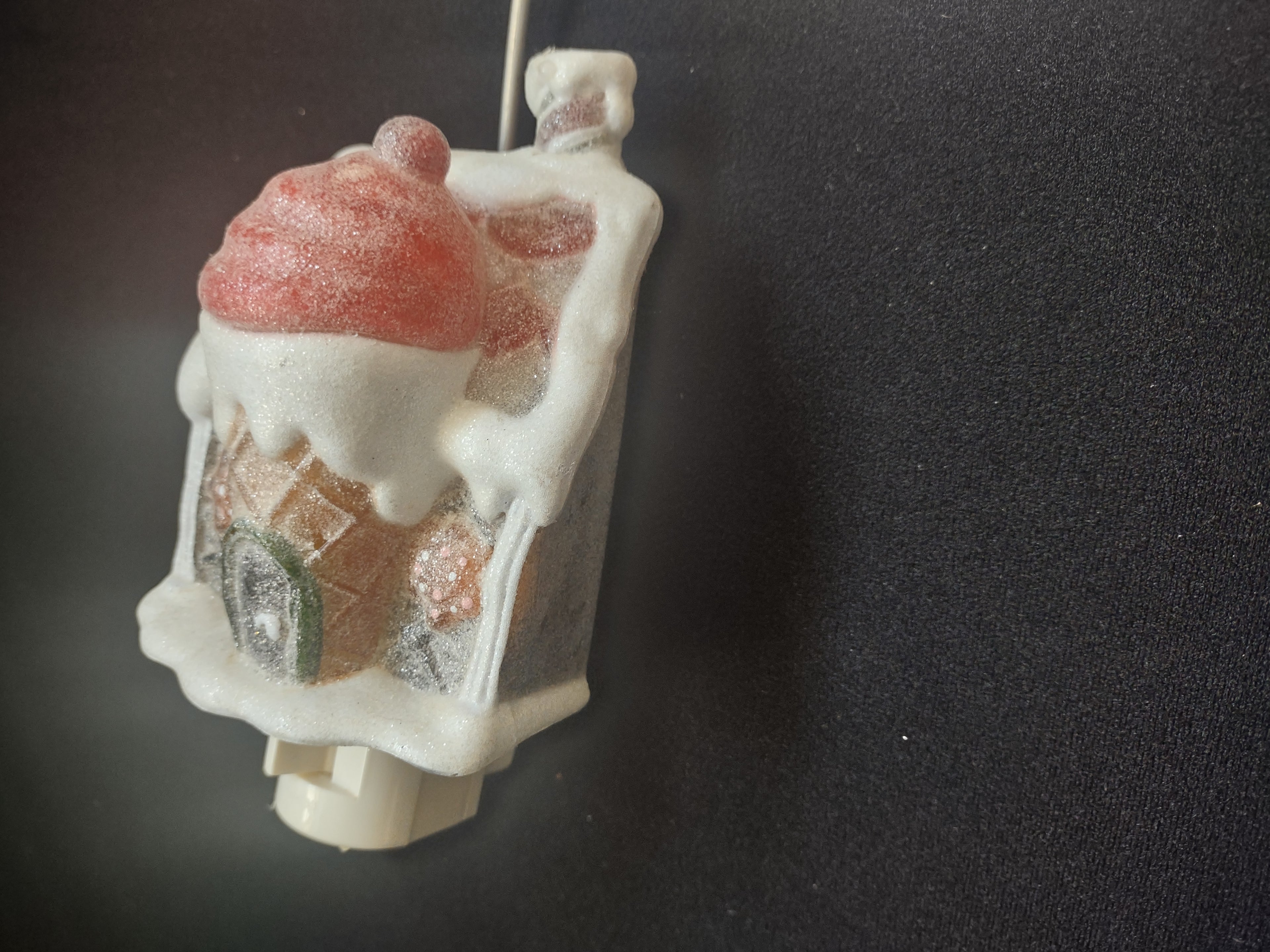 Christmas Night Light Frosted Ice Cream Cone (lot 1704)