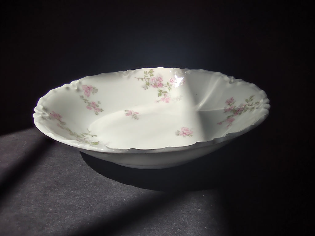 Haviland Limoges Small Bowl Apple Blossom 6-1/4"(lot 1055)