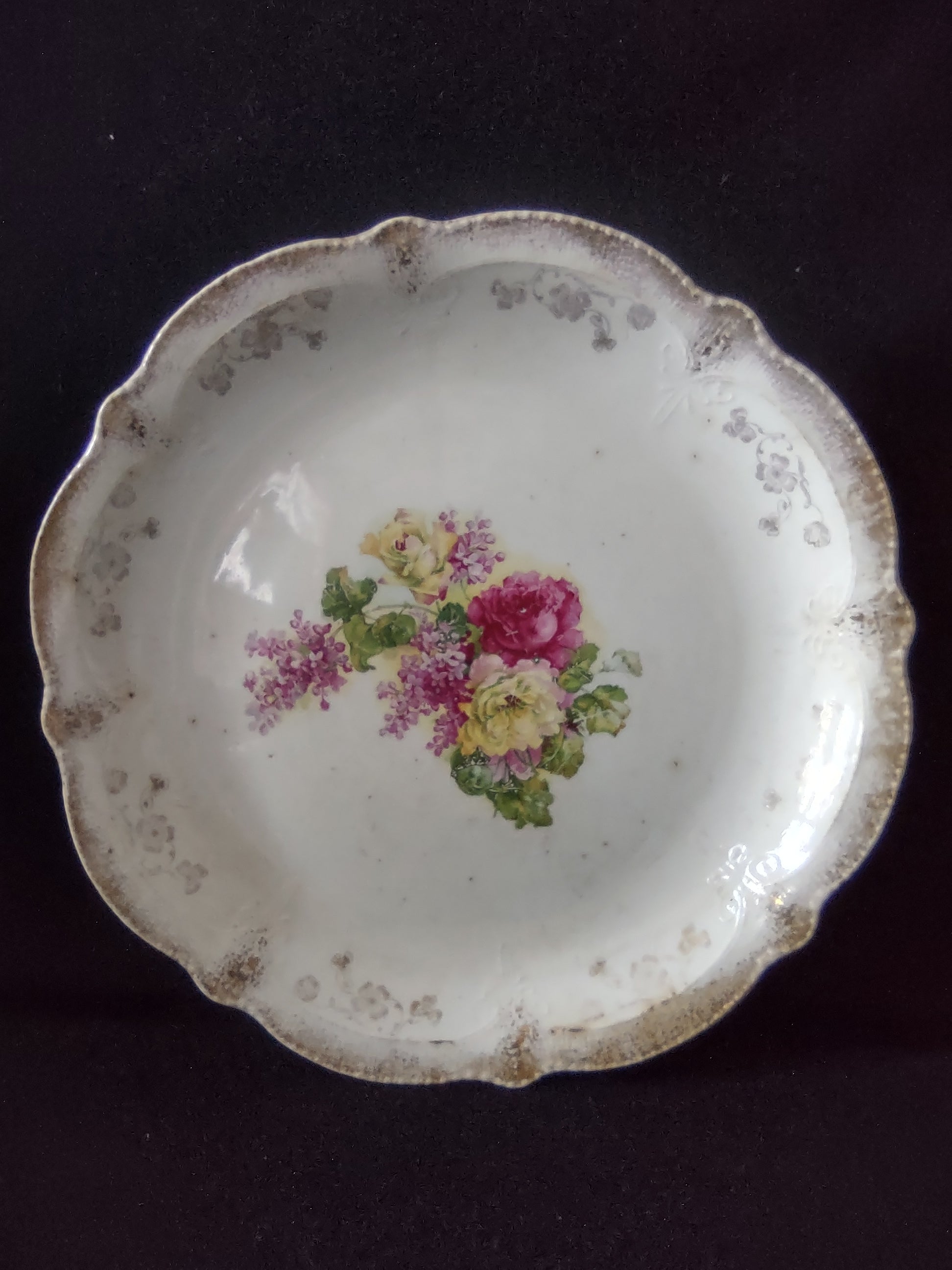 Vintage The Colonial Co. Round Serving Platter Roses CRAZING (lot 5831)