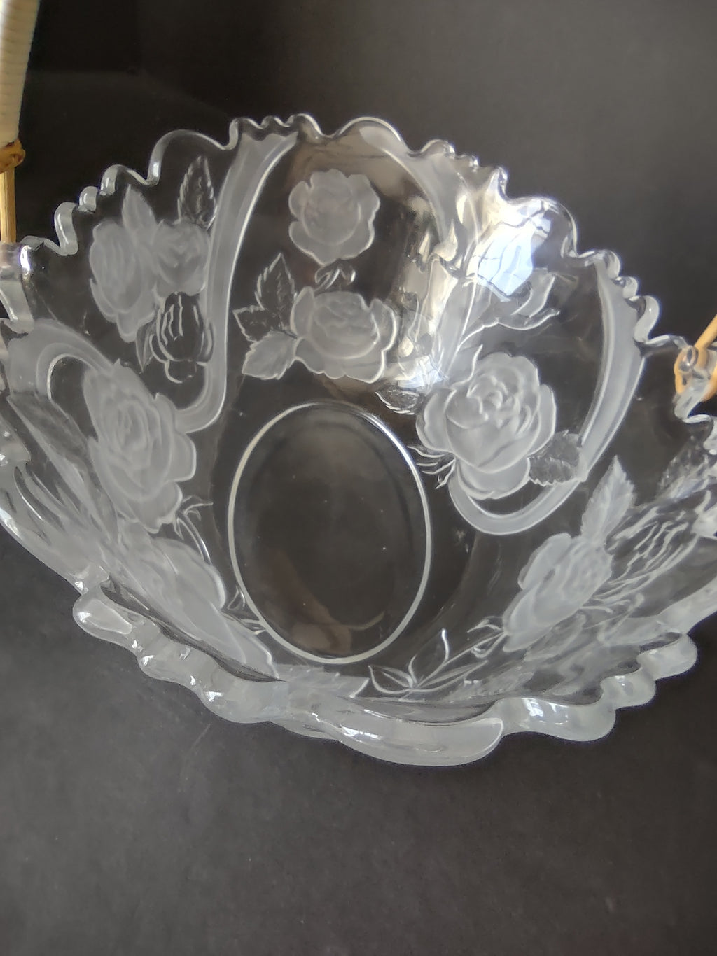 Von Maur Wedding Basket Roses Etched Glass (lot 2663)