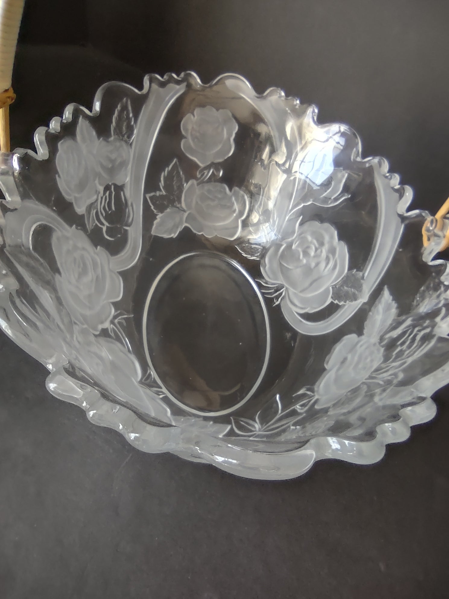 Von Maur Wedding Basket Roses Etched Glass (lot 2663)