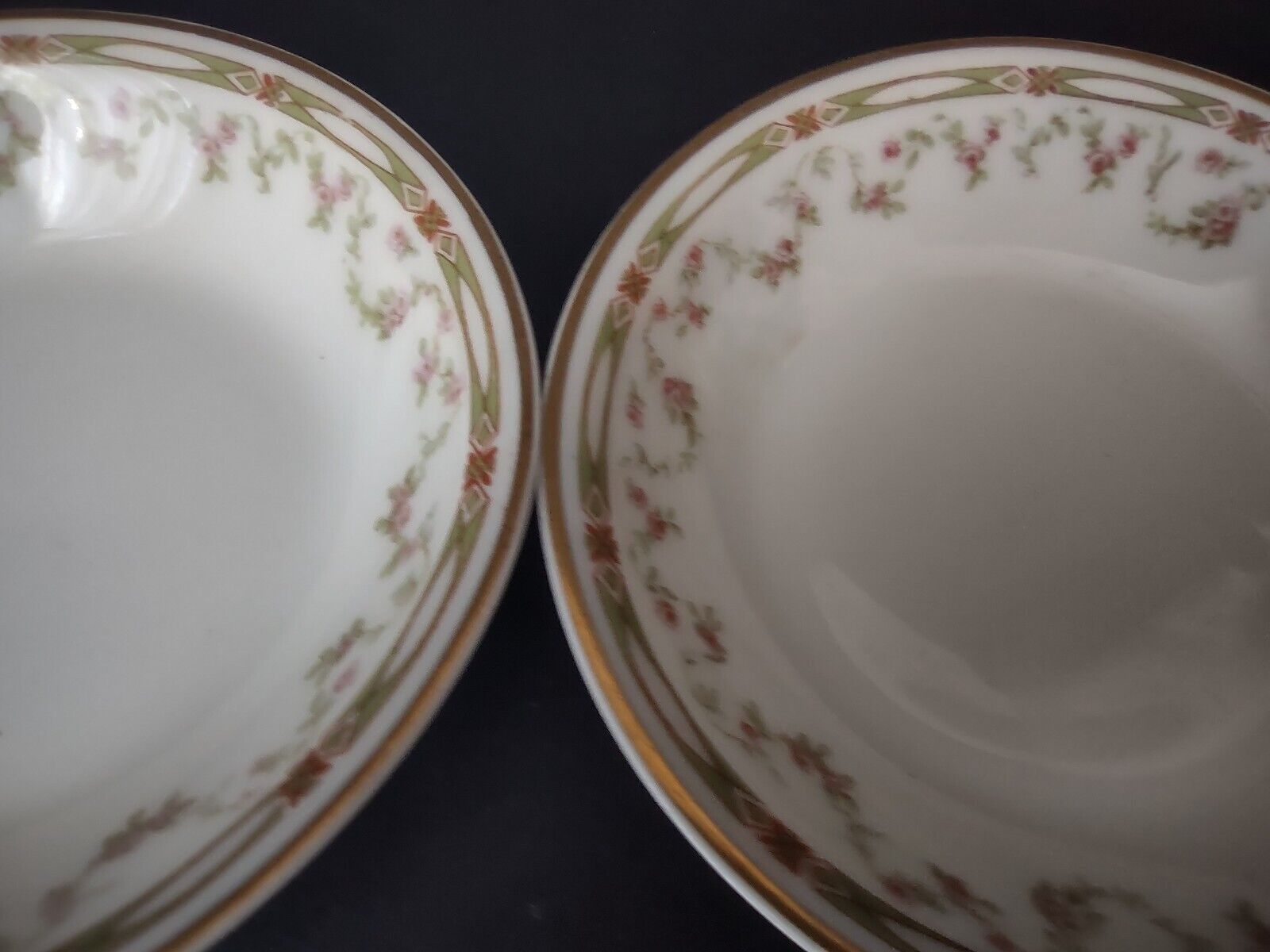 Haviland Limoges Schleiger 346 Red Rose 2 x Coupe Plate 5" (lot 543)