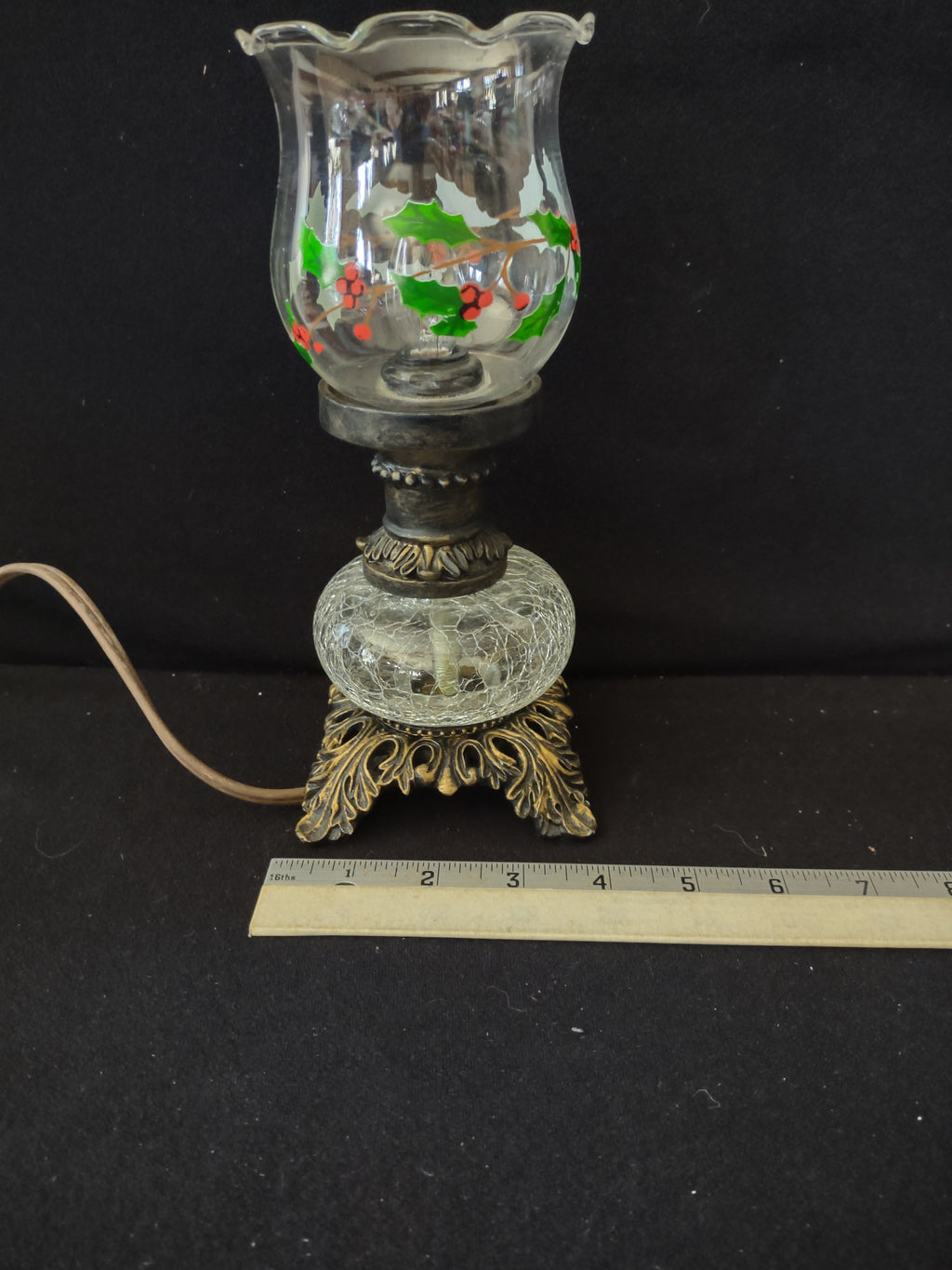 Vintage Christmas Electric Hurricane Lamp Crackel Base Holly Shade (Lot 3823)