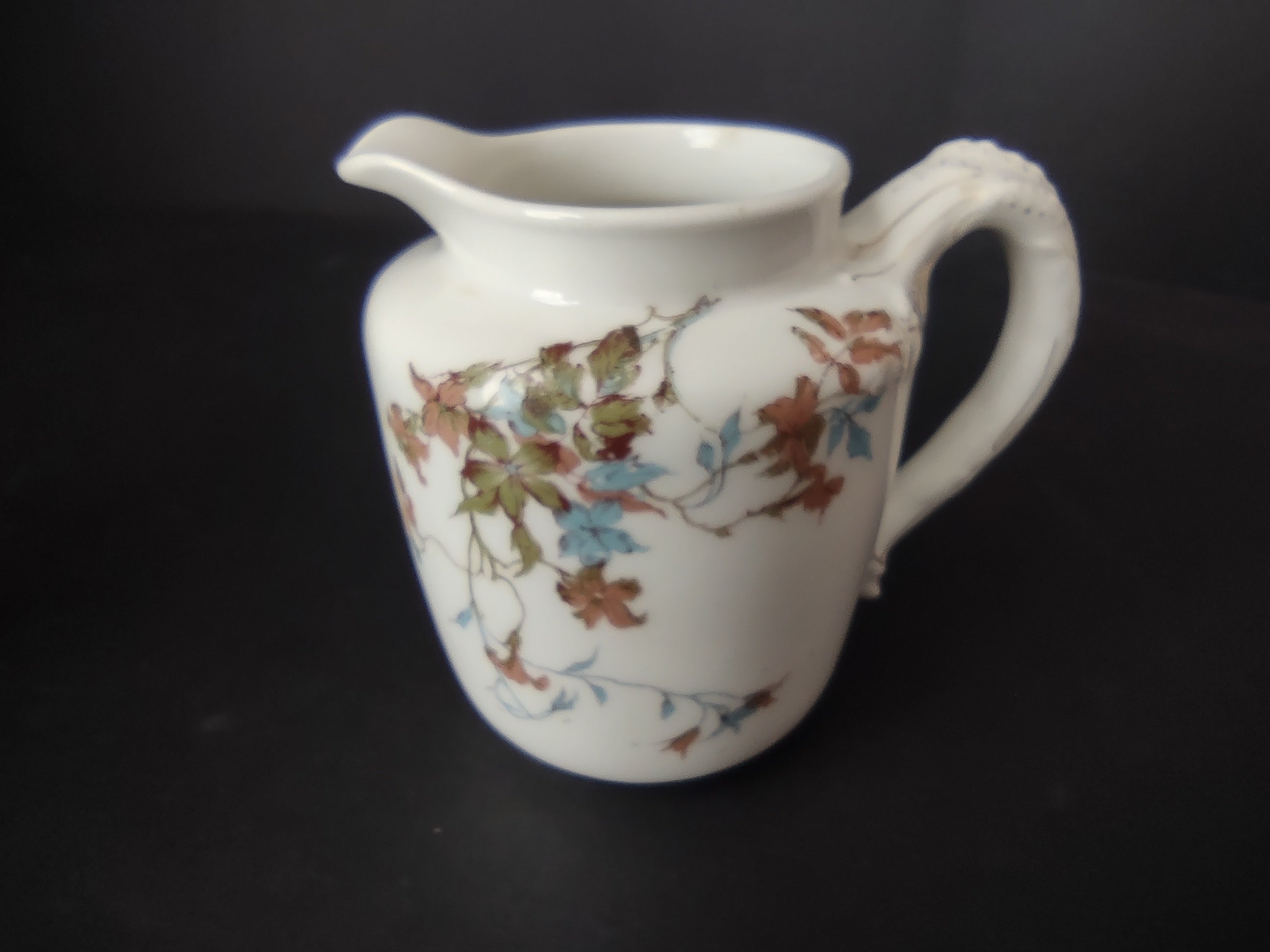 Depose Haviland Limoges Blue Flower Pitcher Creamer (lot 965)