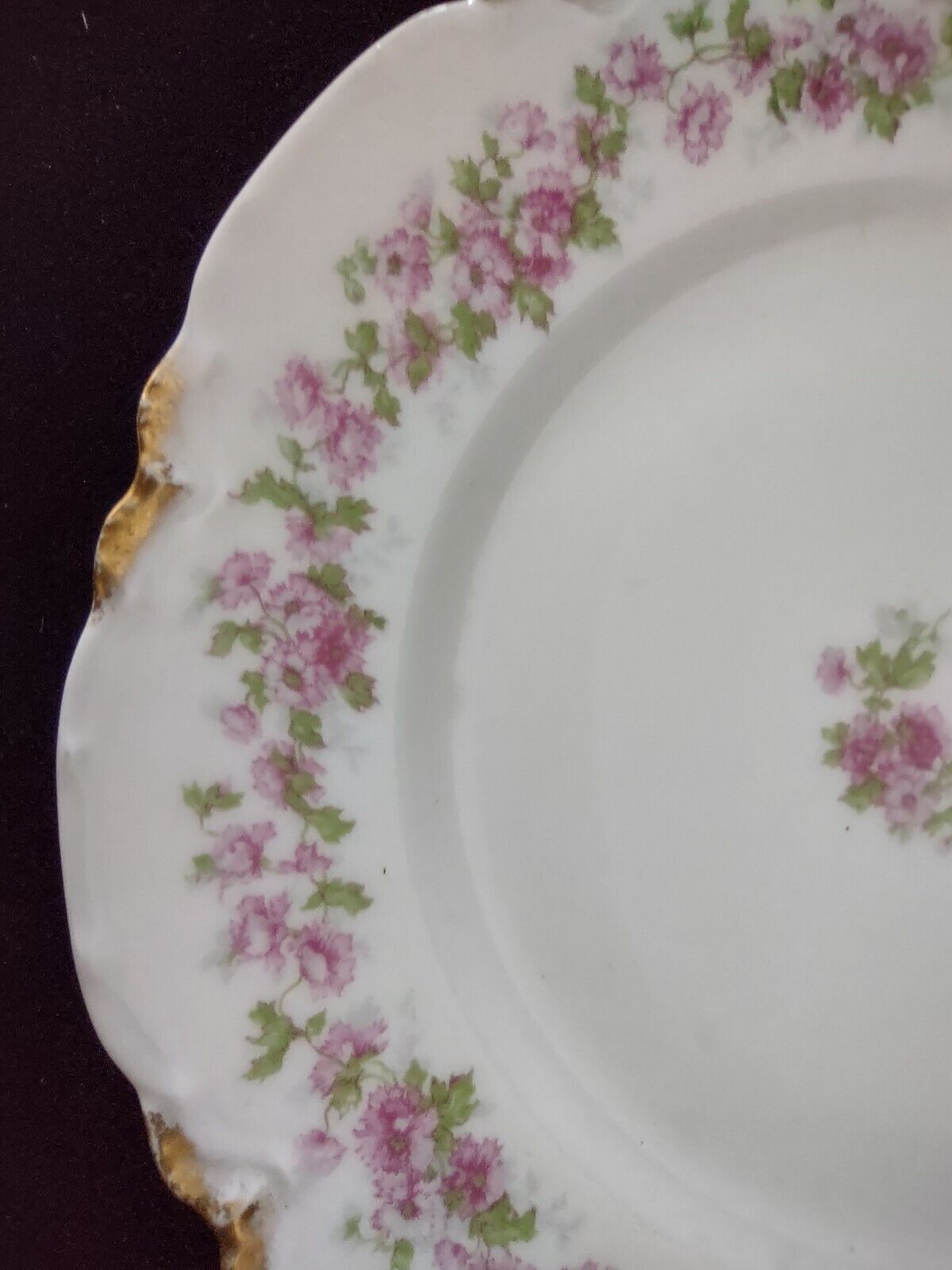 Haviland Limoges Green Gold Pink Rose Center Dinner Plate 9-3/4" (lot 325)