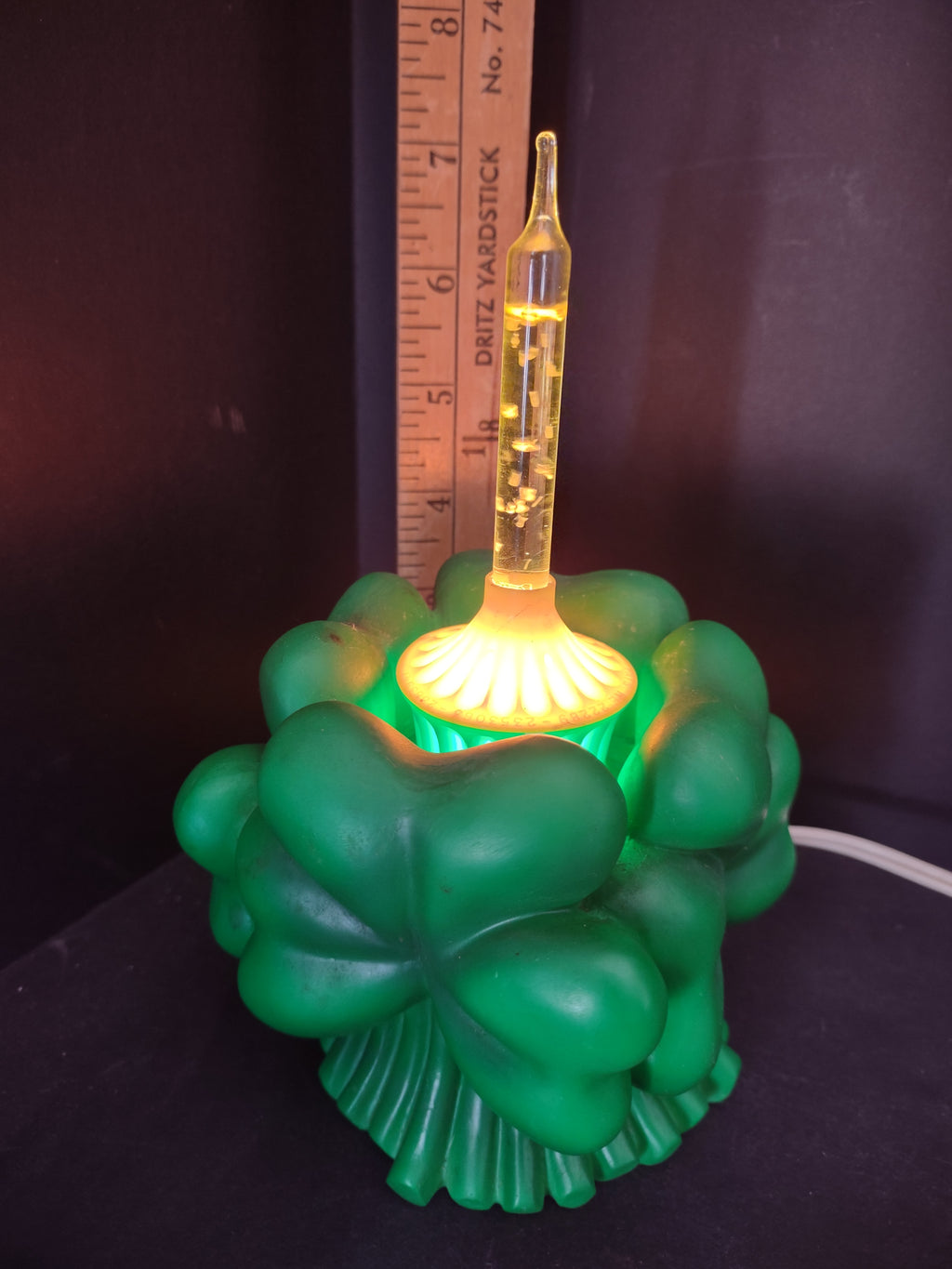 Vintage Shamrock Lamp with Christmas Ornament (lot 3188j)