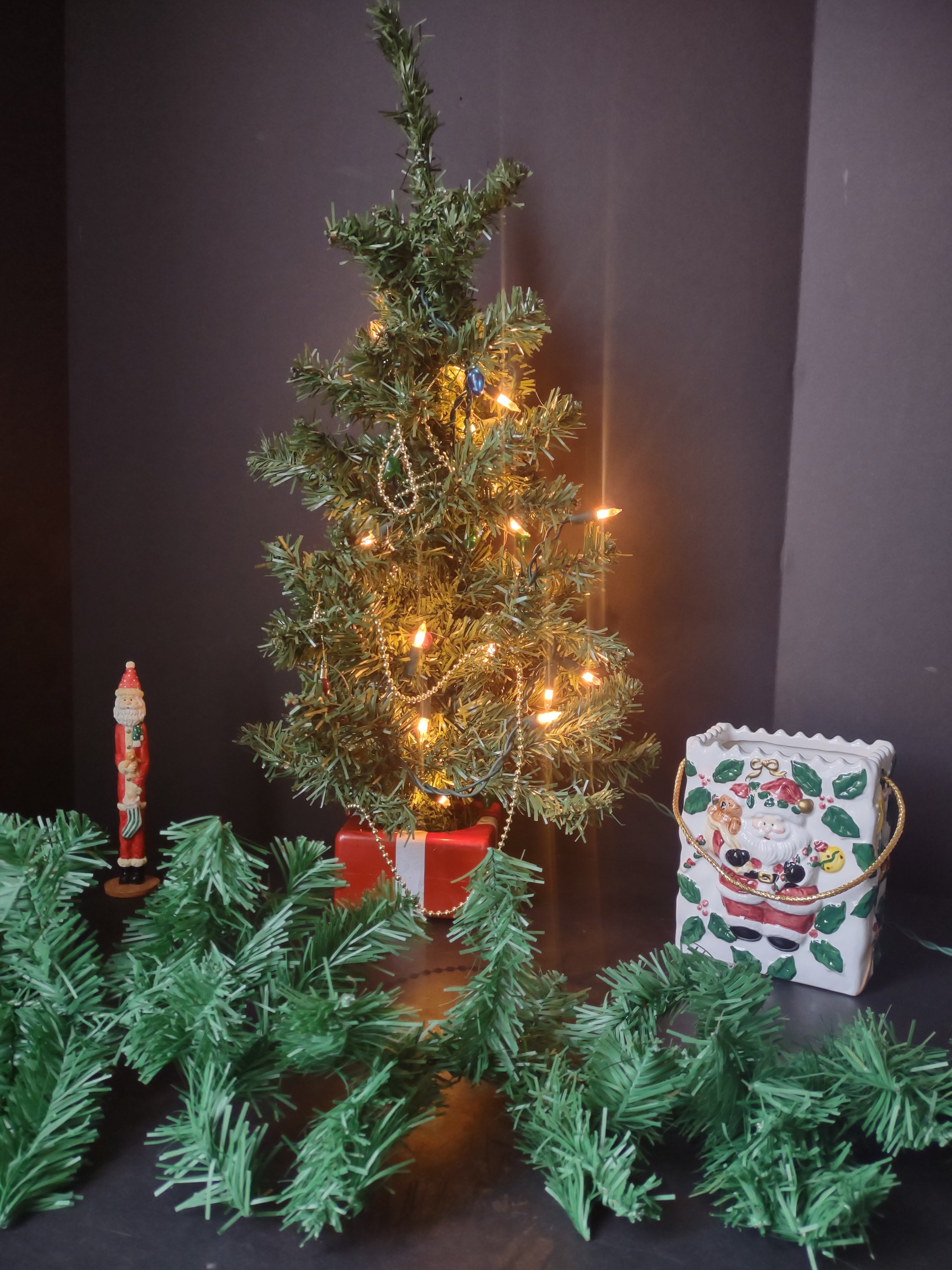 Vintage Christmas Artificial Light Up Tree Garland Santa Gift Bag (lot 1228)