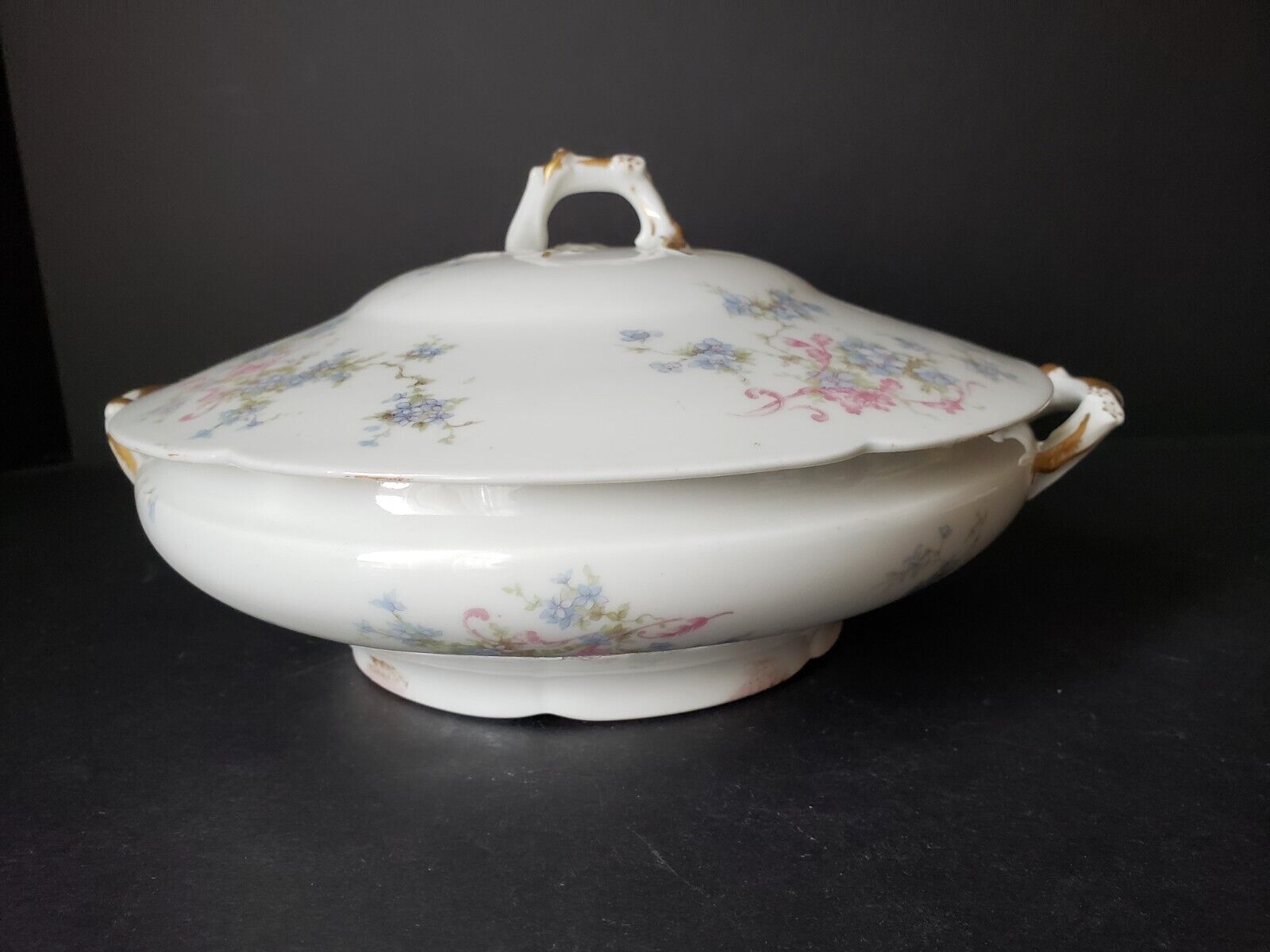 Haviland Limoges France Round Tureen Gold Trim Pink Blue Forget Me Not (lot 572)