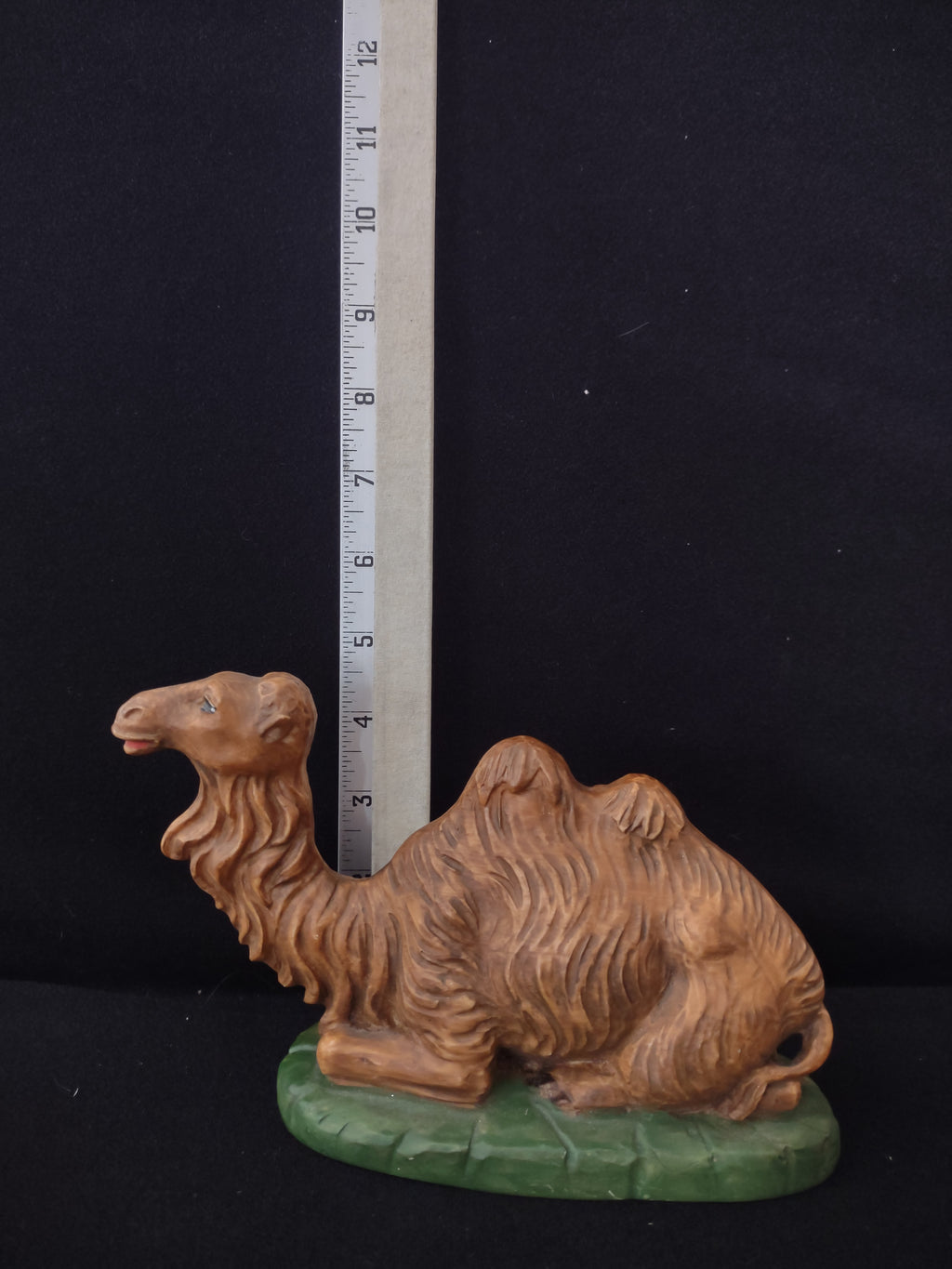 Vintage Christmas Ceramic Seated 5" x 8" Camel Nativity Scene (Lot 4079)